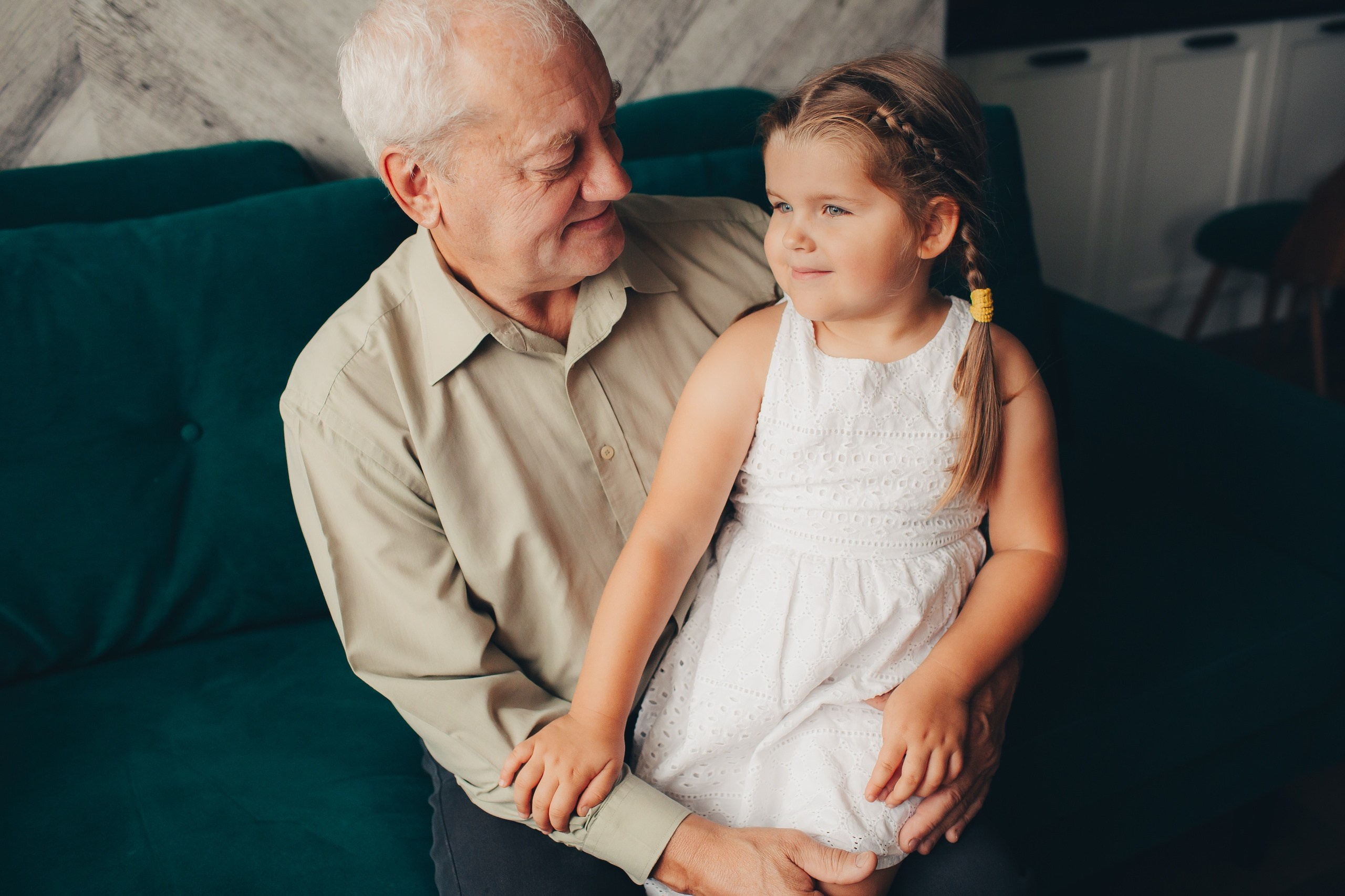 Домашняя съёмка с дедушкой. Фотограф Евгения Мальцева, Архангельск