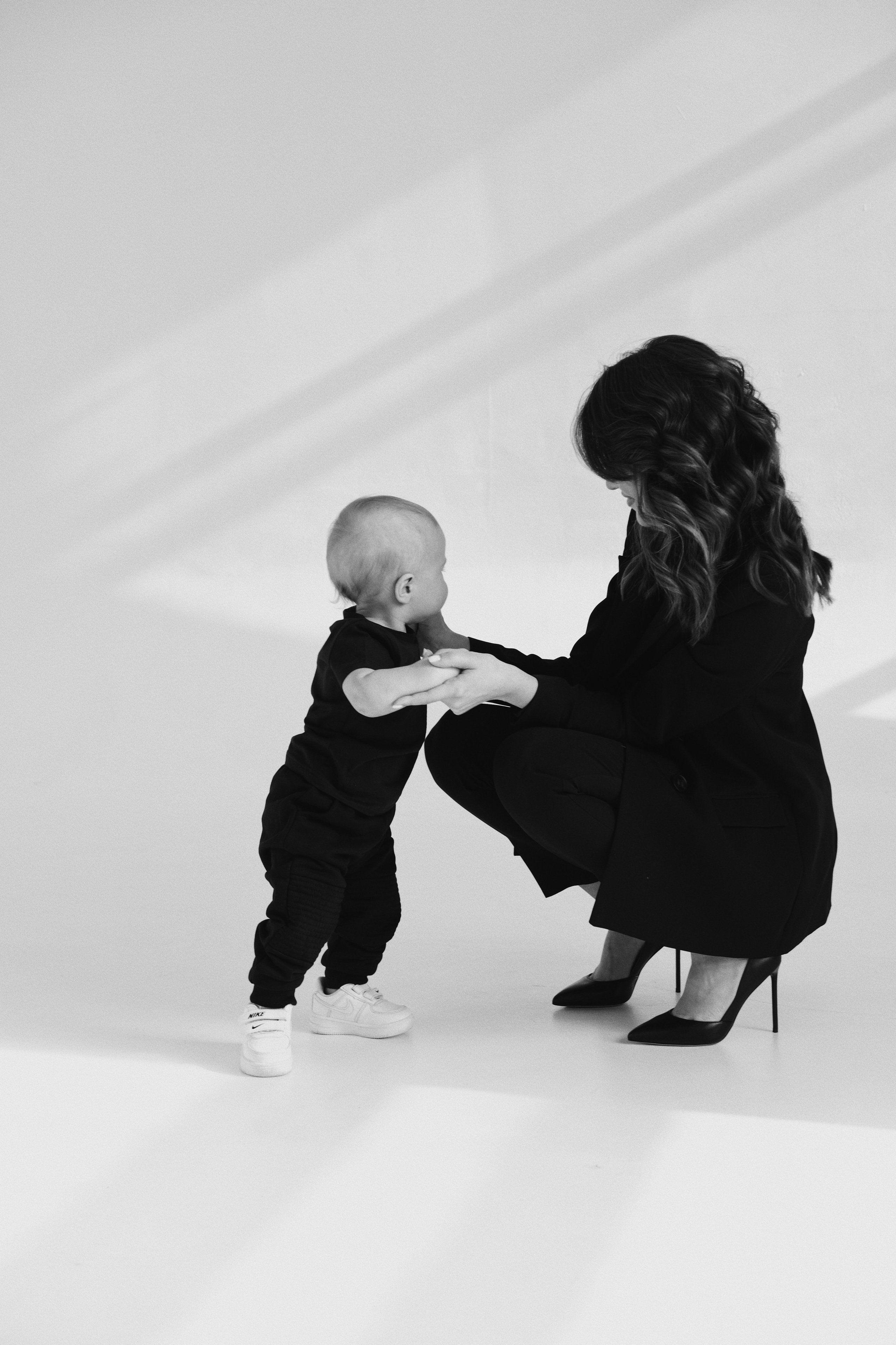 В ЧЕРНОМ. КРИСТИНА ГУСЬКОВА