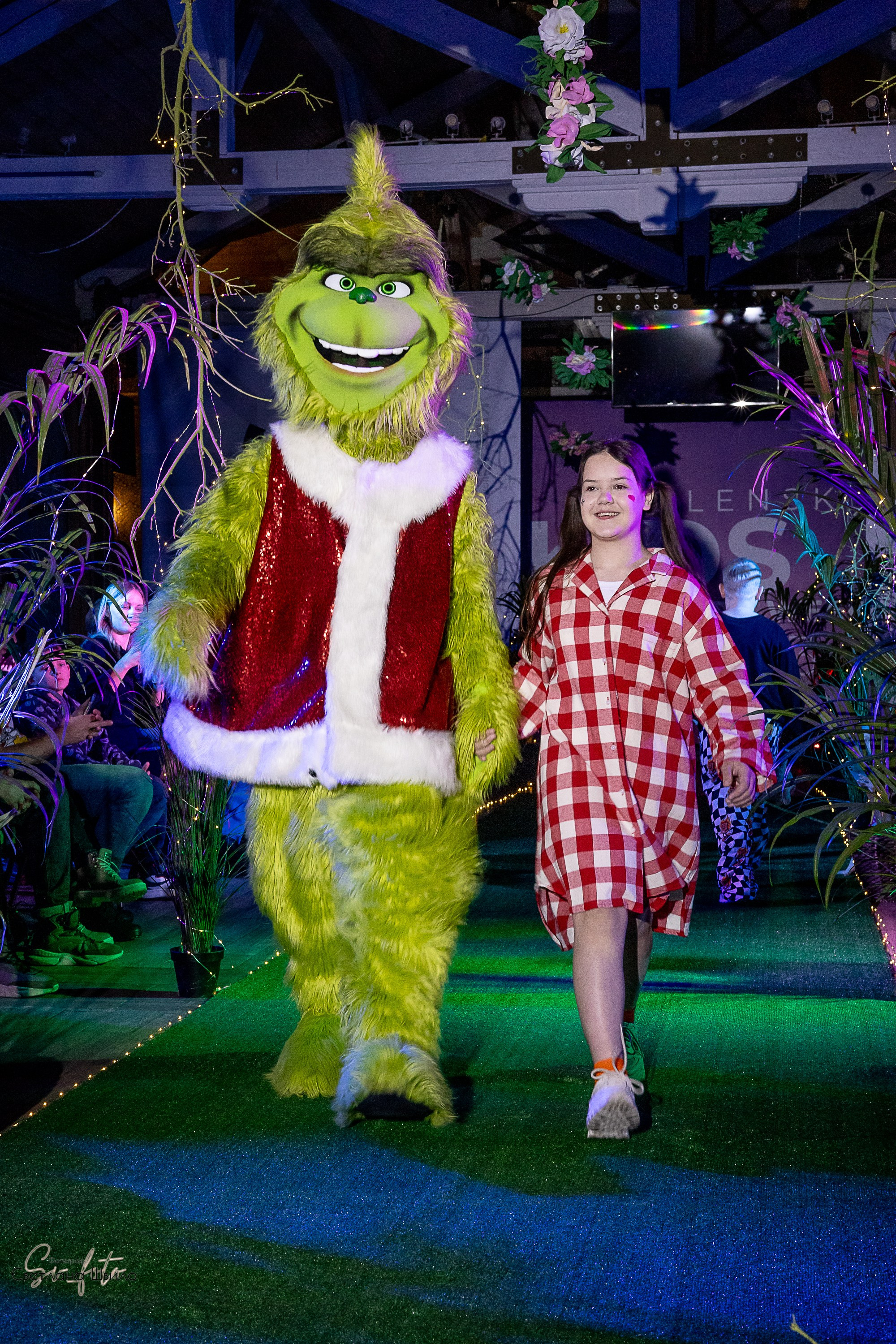 Smolensk Fashion Week_показы_ДЕНЬ 3_ФИНАЛ_Алиса в стране чудес. Главная