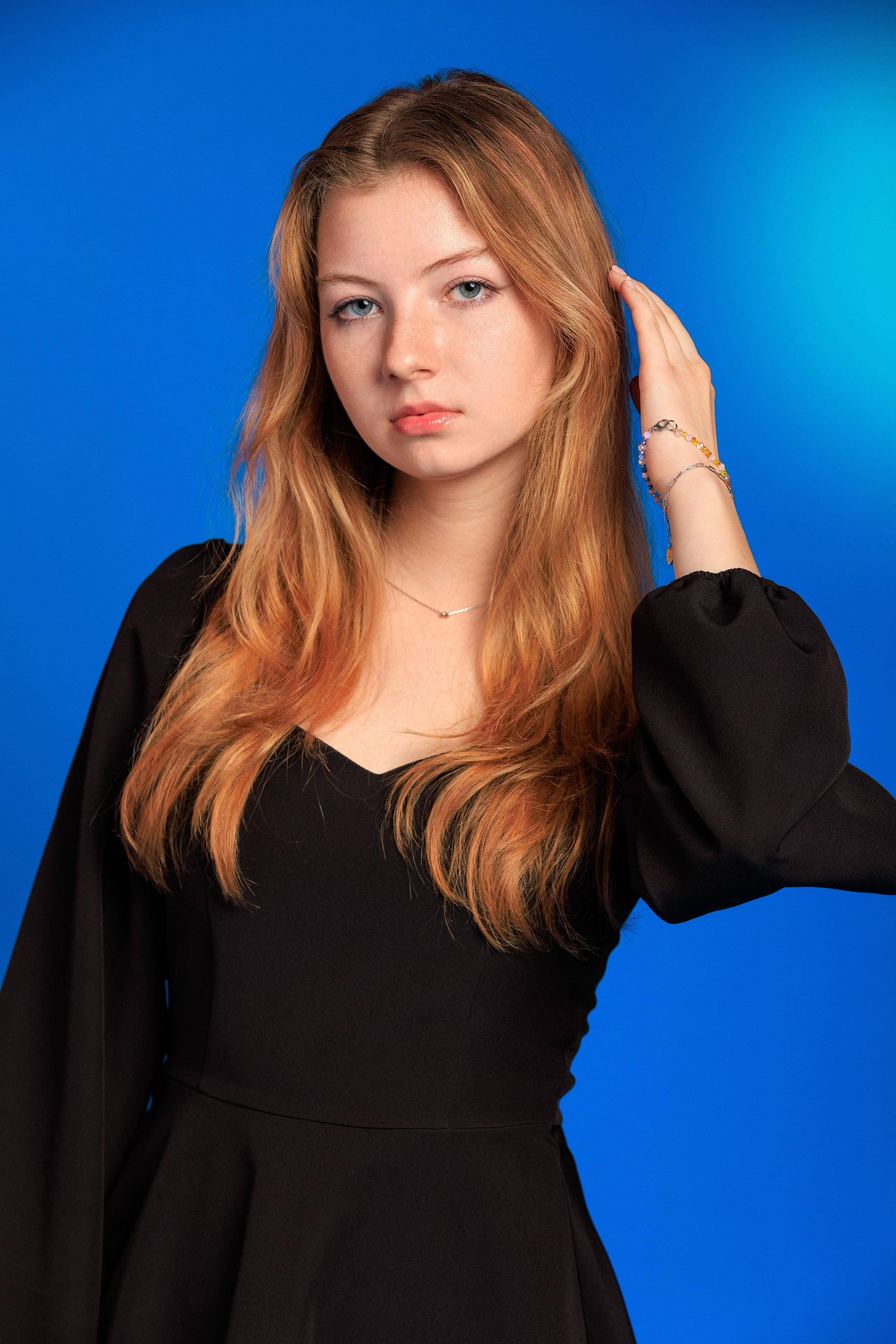 Смотреть фотки в фотостудии. Выпускные альбомы Геленджик, Новороссийск, Краснодар, Туапсе