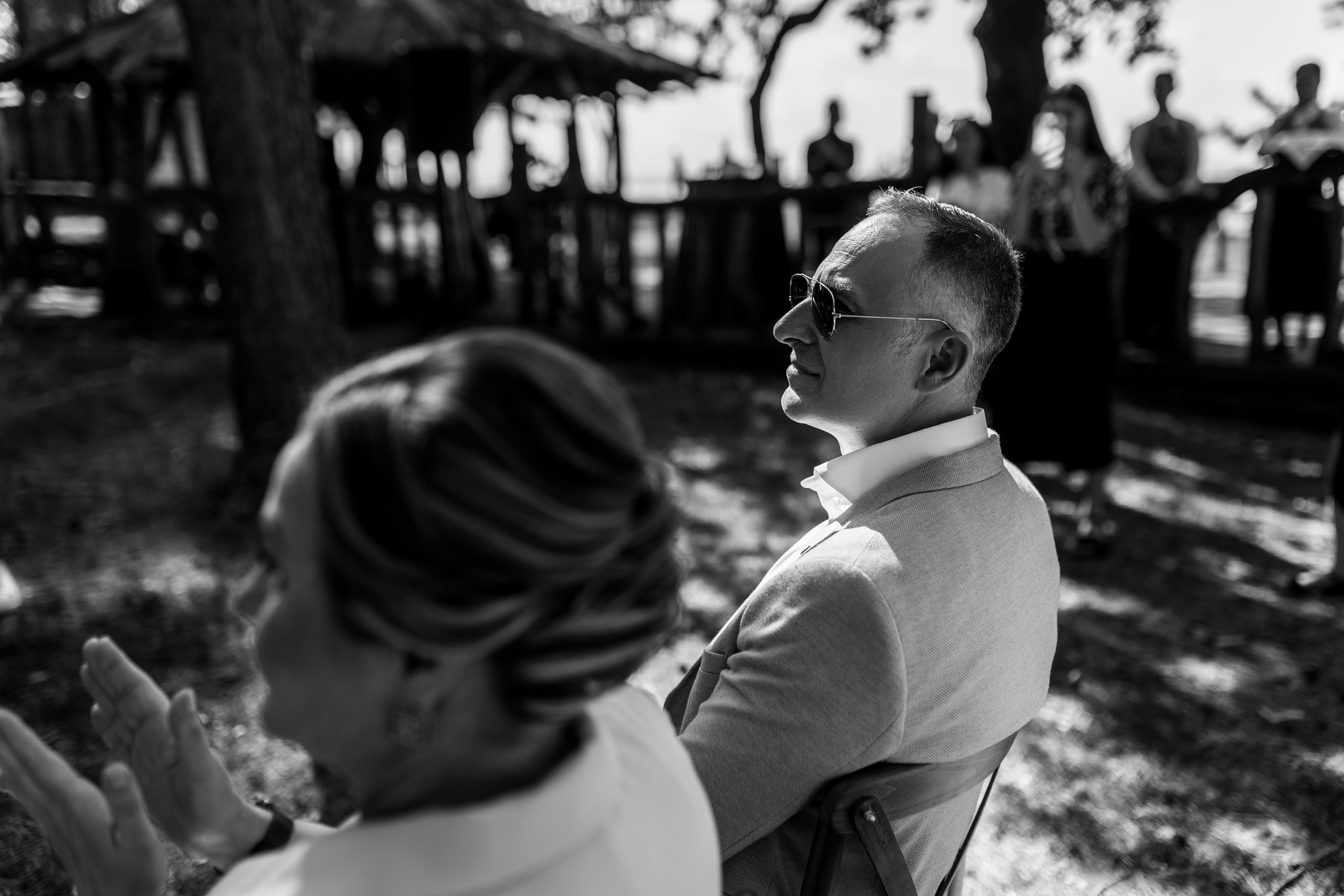 Здравствуйте! Я&nbsp;свадебный фотограф из&nbsp;Ульяновска, работаю в&nbsp;том числе по&nbsp;всей России и&nbsp;с&nbsp;выездом за&nbsp;границу. Снимаю свадьбы, lovestory, корпоративы, светский репортаж. Провожу обучение по&nbsp;фотографии, мастер-классы и&nbsp;воркшопы для других фотографов.