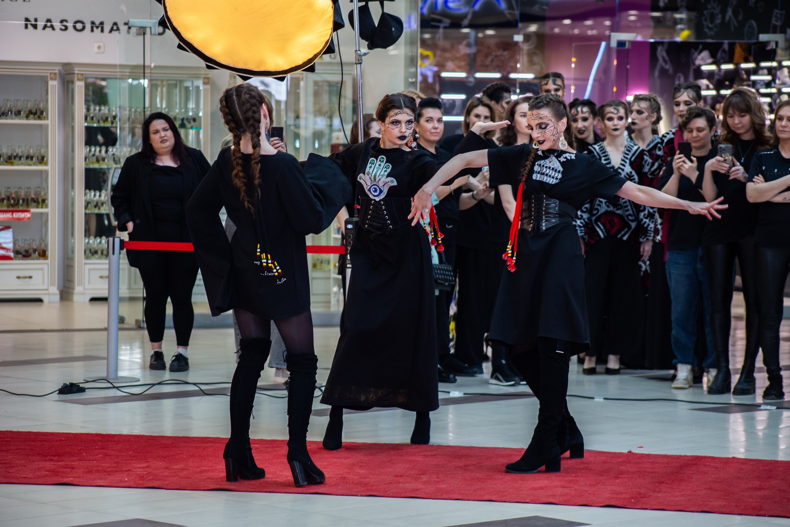 Дефиле. Художественный и репортажный фотограф в Санкт-Петербурге Виктория Никитина