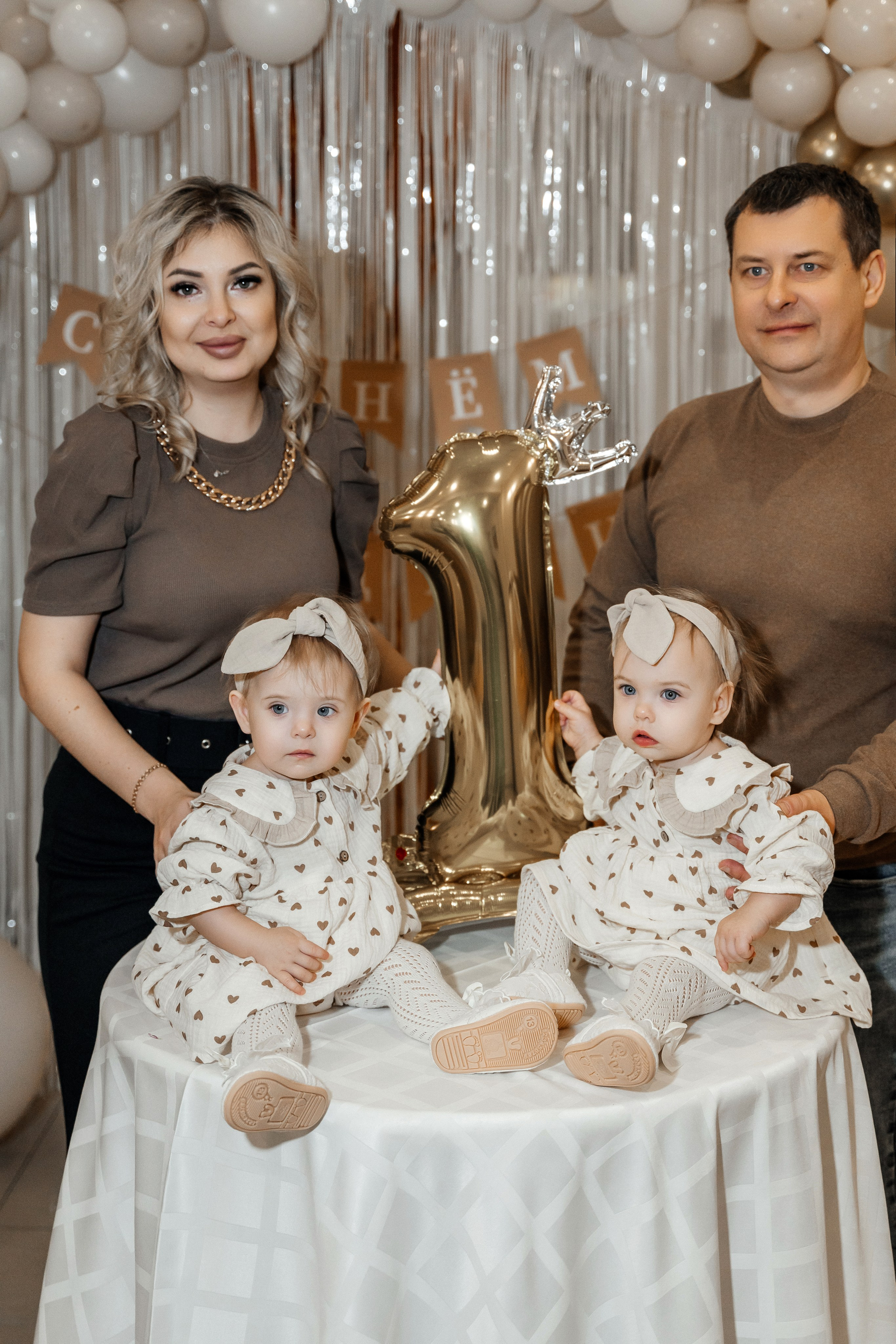 Александра и Виктория 1 годик. Семейный фотограф в Белгороде Амелина Алина