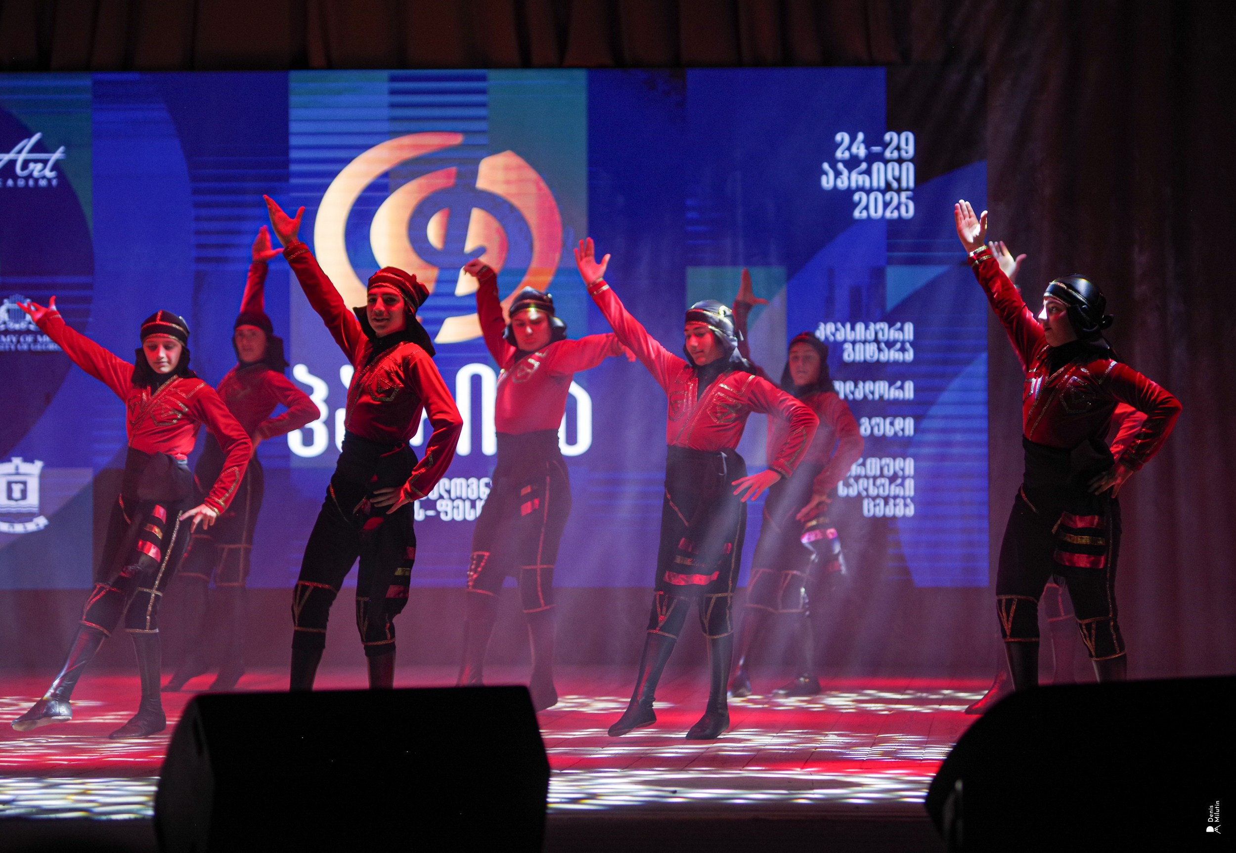 Танцы в Хоби. Портретный фотограф Денис Милютин