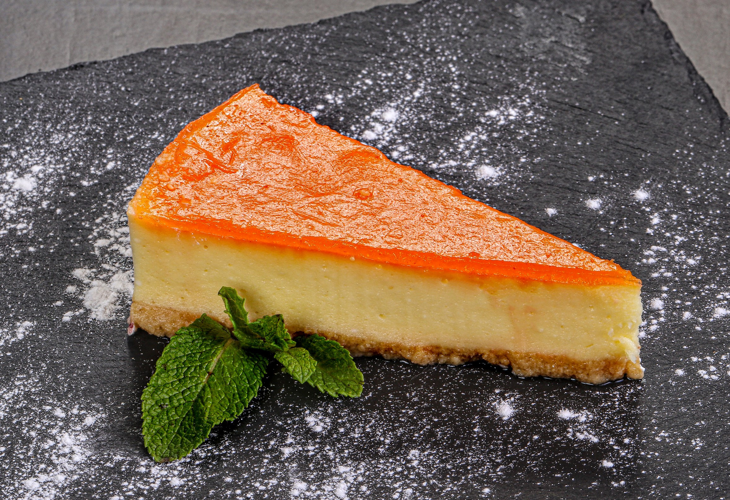 Фотосъемка десертов и выпечки. Заказ по тел.: +7 (906) 006-90-22. Фуд-фотограф Андрей Старостин — съемка еды в Москве. 9000 руб. в час