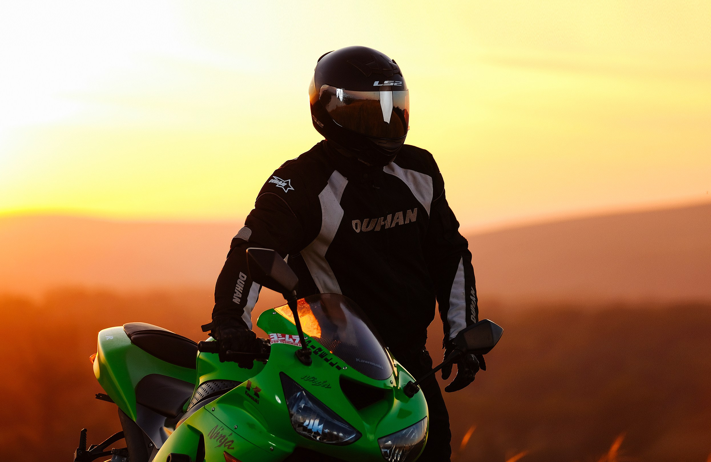 Фотосессия с мотоциклом услуги фотографа. Фотограф Красноярск Алексей Семенихин