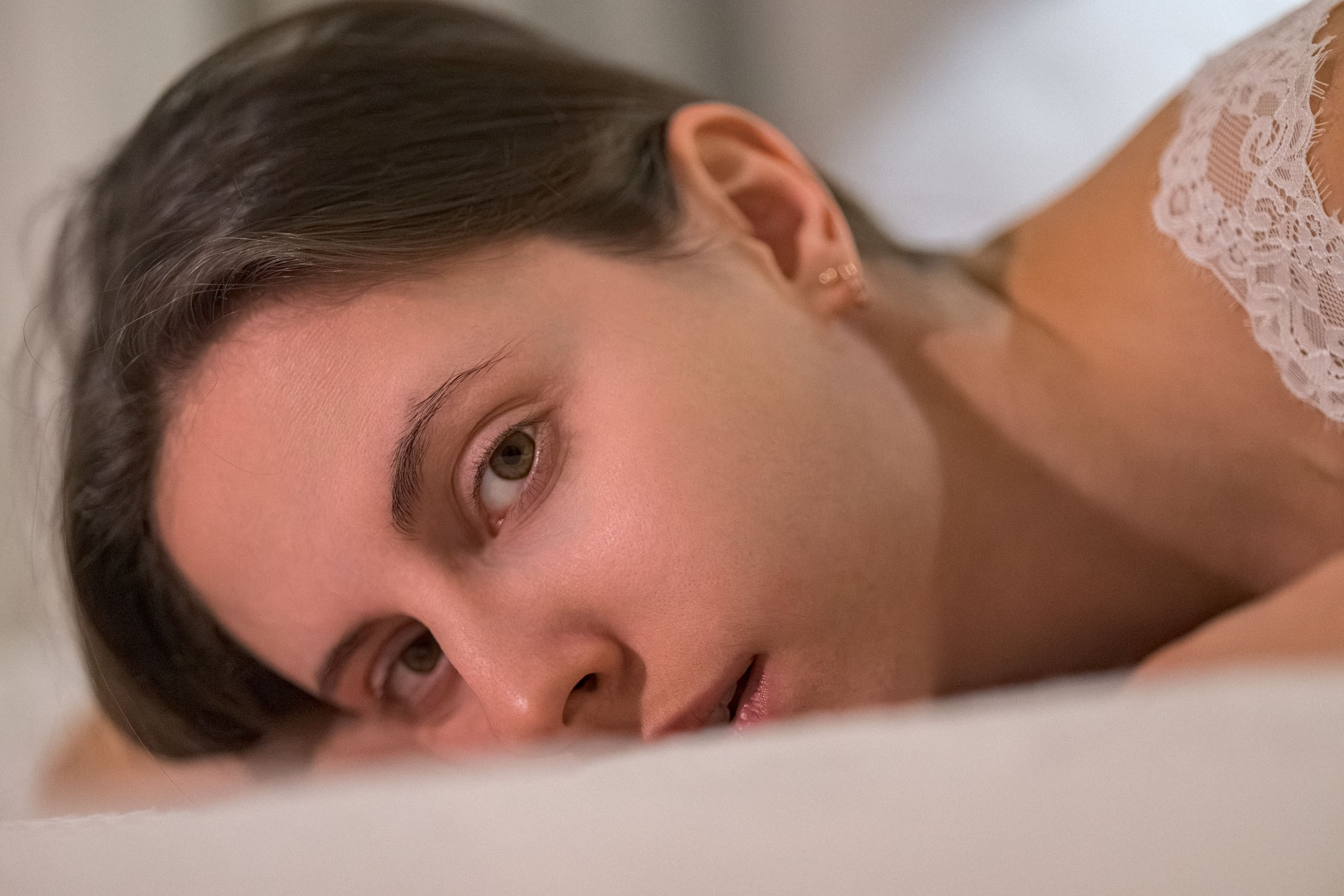 Фотоальбом с избранными женскими портретами