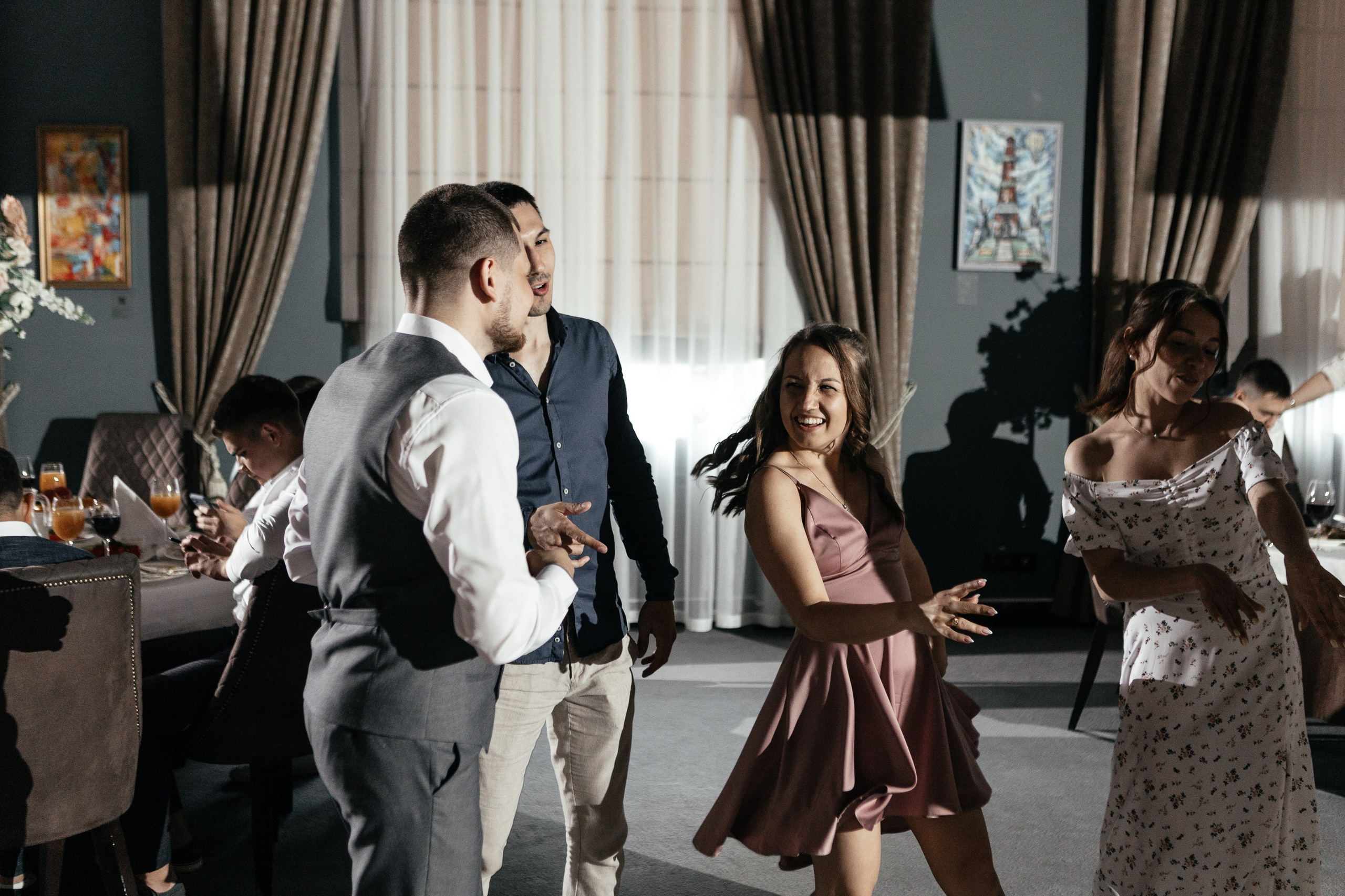 Свадебный фотограф Уфа — Руслан ГабдлисламовЖивые эмоции, красивые кадры, воспоминания на всю жизнь.Работаю по всей Республике Башкортоста. Свадебный фотограф Уфа Руслан Габдлисламов