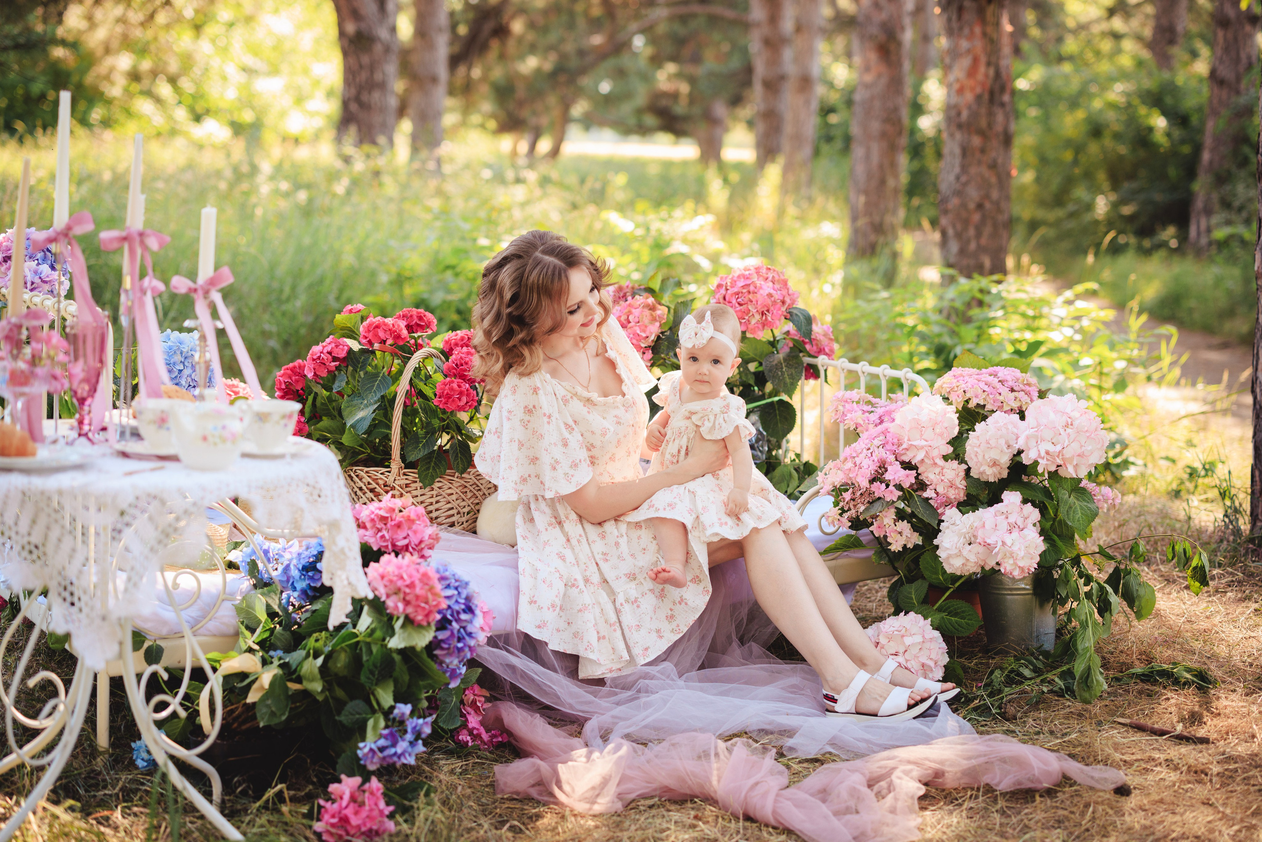 Цветочная кровать с кроликами. Семейный и детский фотограф в Краснодаре Анна Трашкова