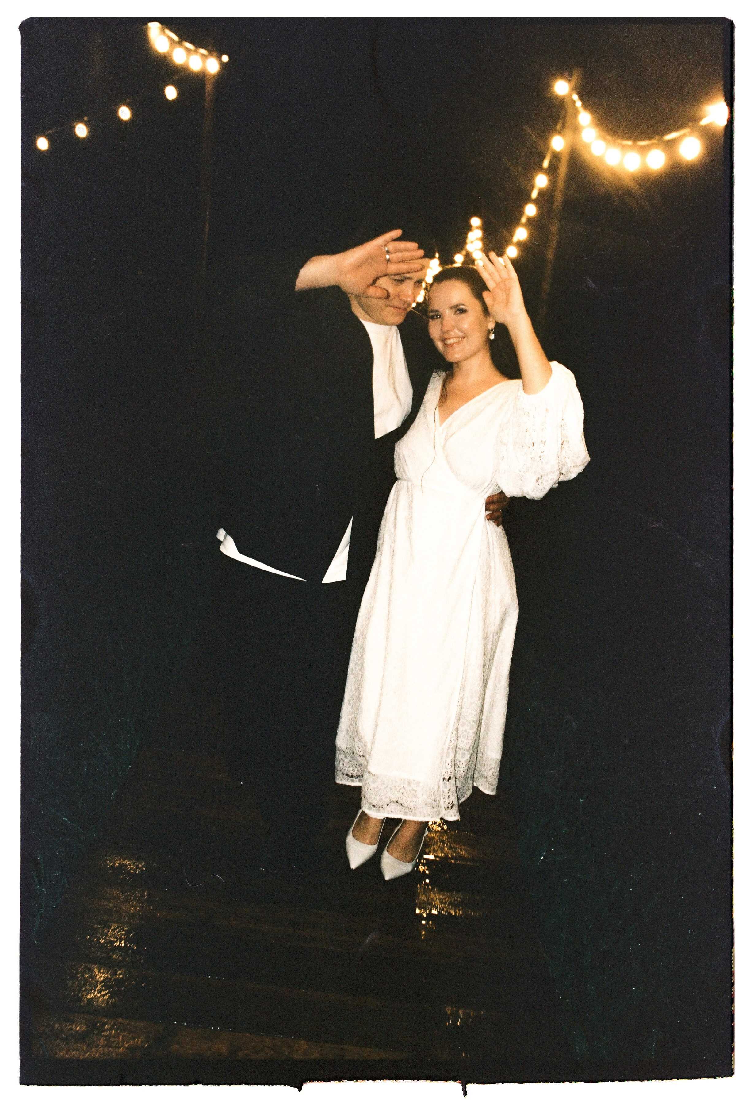 Зеленая тропа, уютная свадьба под дождем. Афина Ефимова. Свадебный фотограф Москва