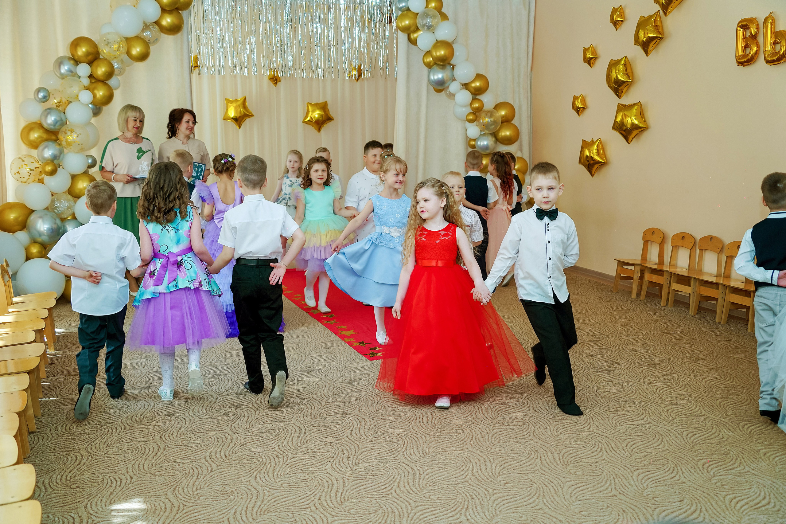 Фотосъемка видеосъёмка фотограф видеооператор новогодних утренников  в. Фотограф, видеооператор Нина Коршунова