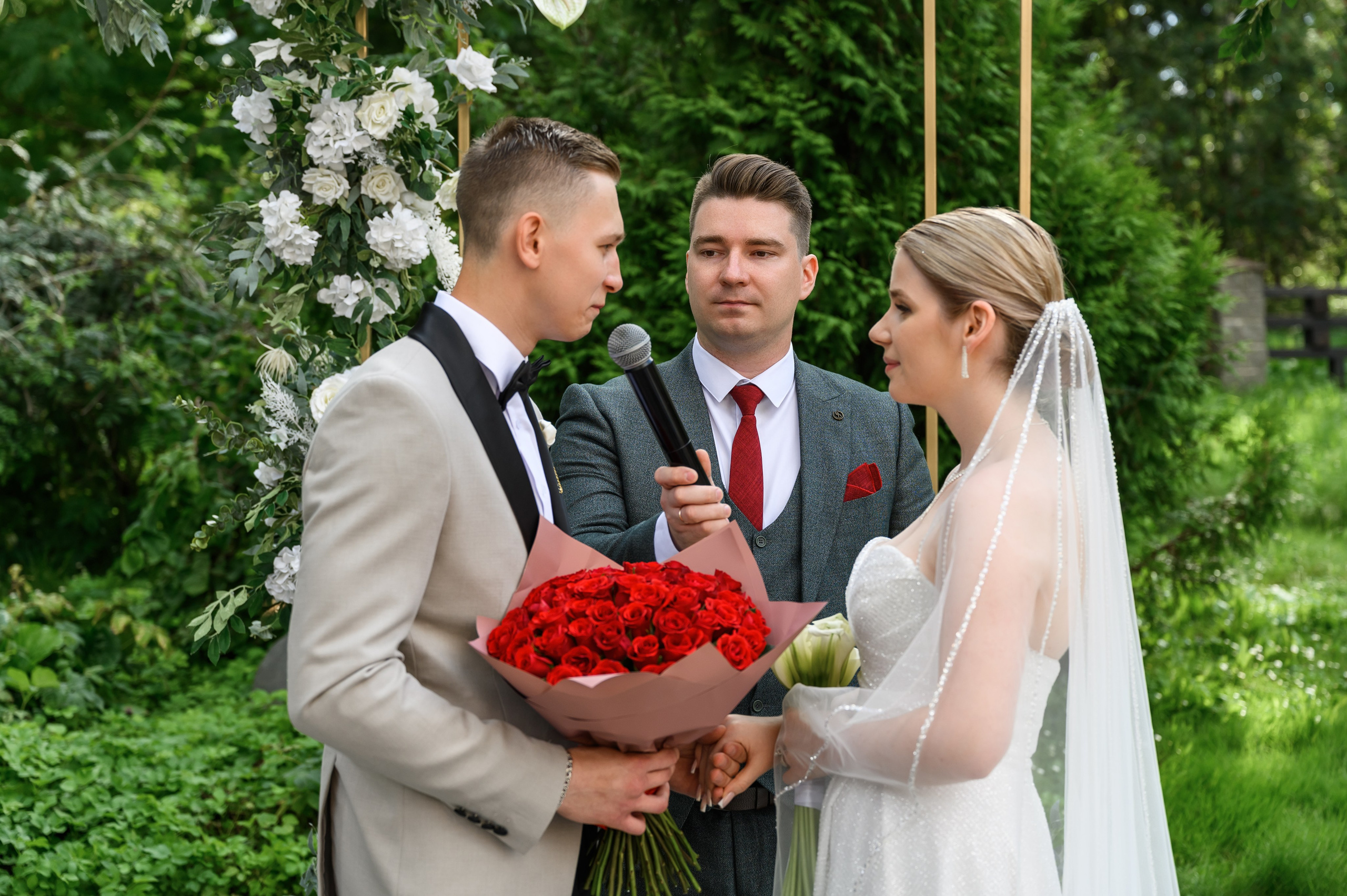 Свадебная фотосессия Банкетный зал Замок Монсоро. Свадебный фотограф Москва Юрий Кульман