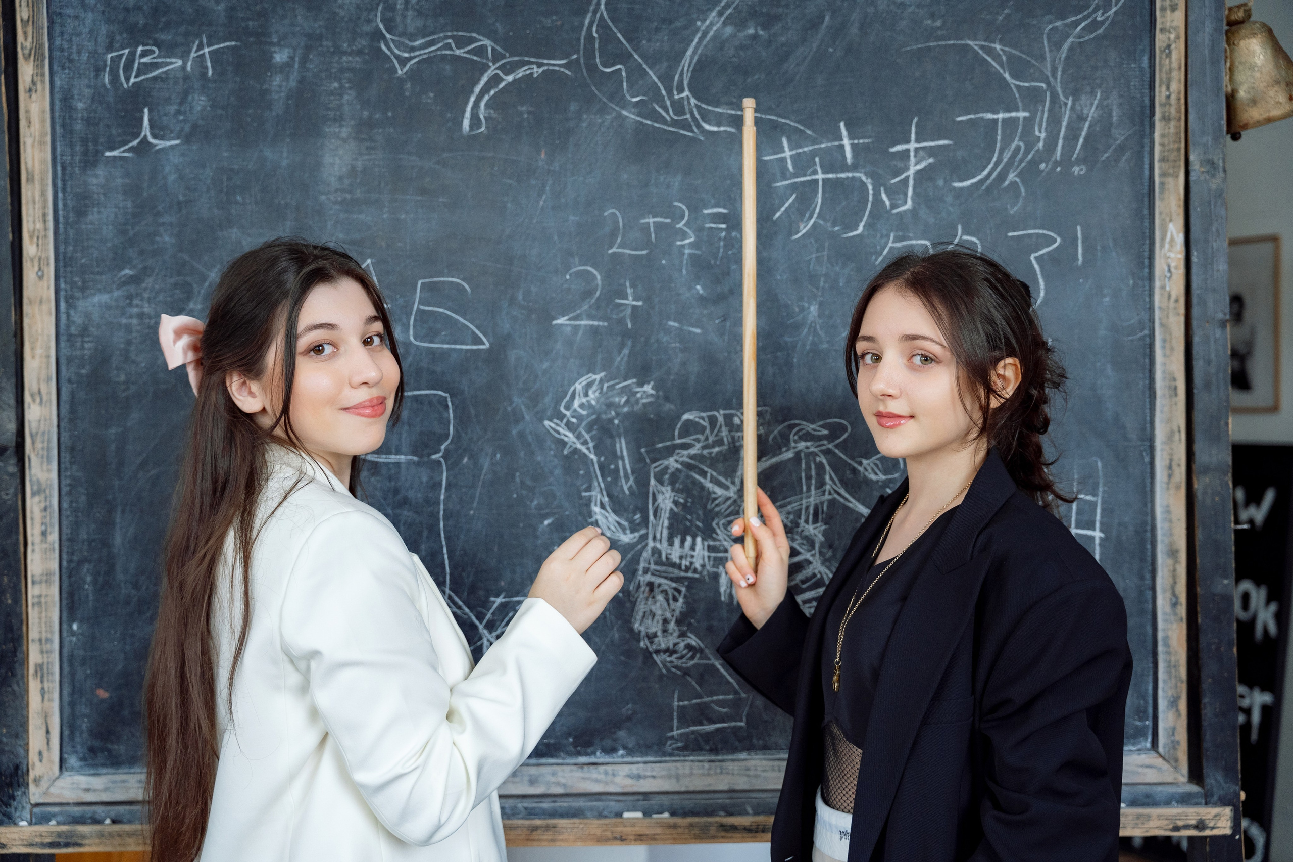 Съёмка для 11А в студии и у школы. Репотражный и семейный фотограф в Москве Герлинг Радмила