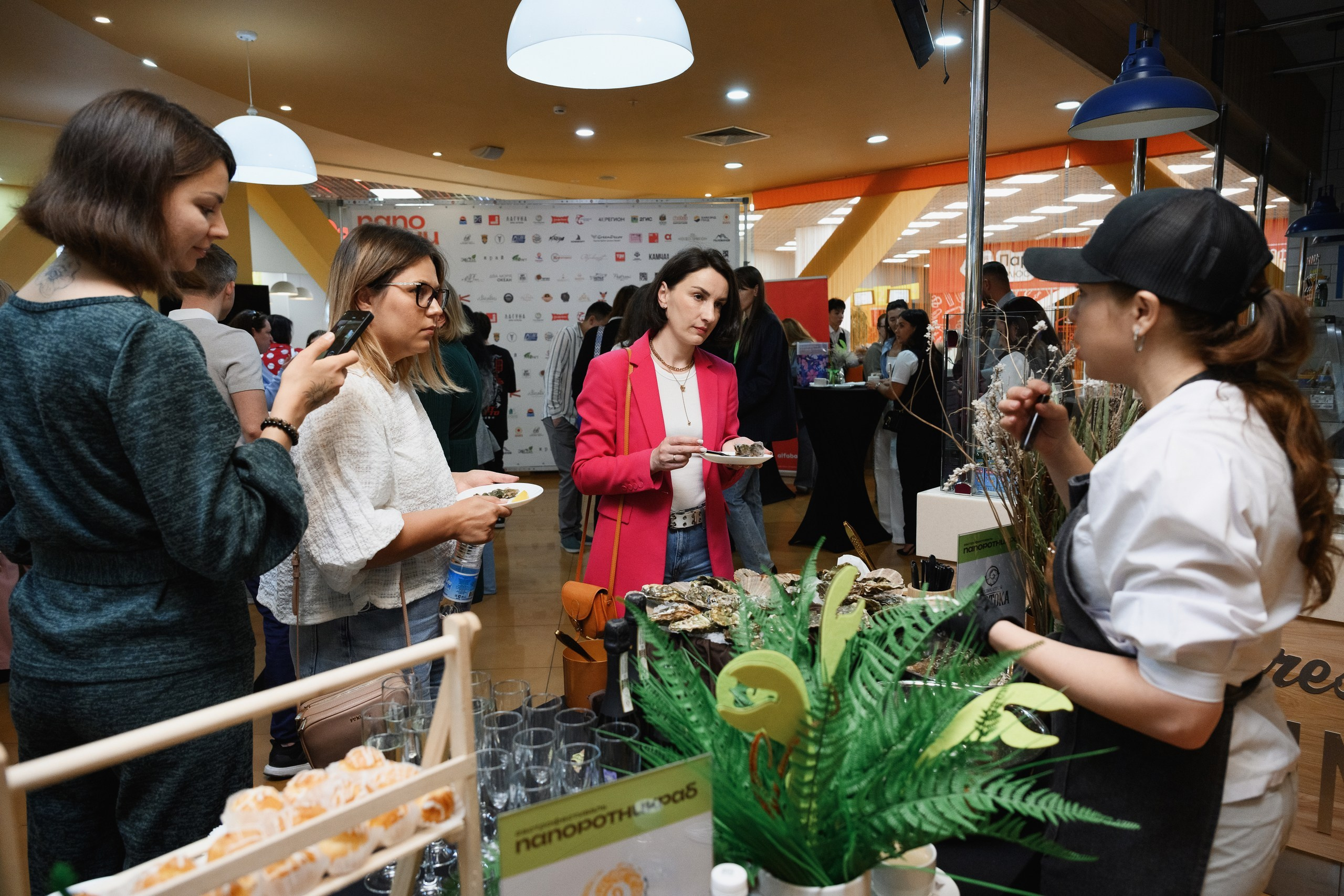 Репортажная съемка бизнес-завтрака. Фотограф Камчатка Тимофей Тимофеенко