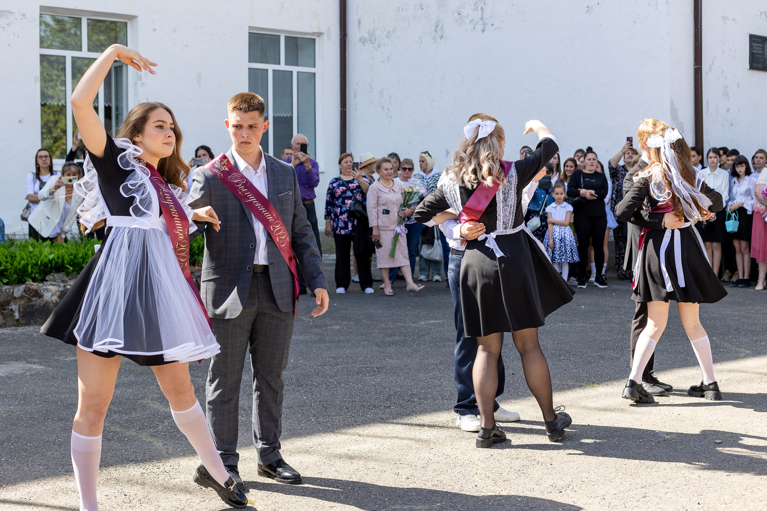 Последний звонок. Выпускные альбомы Майкоп, Краснодар Елена Золотарева