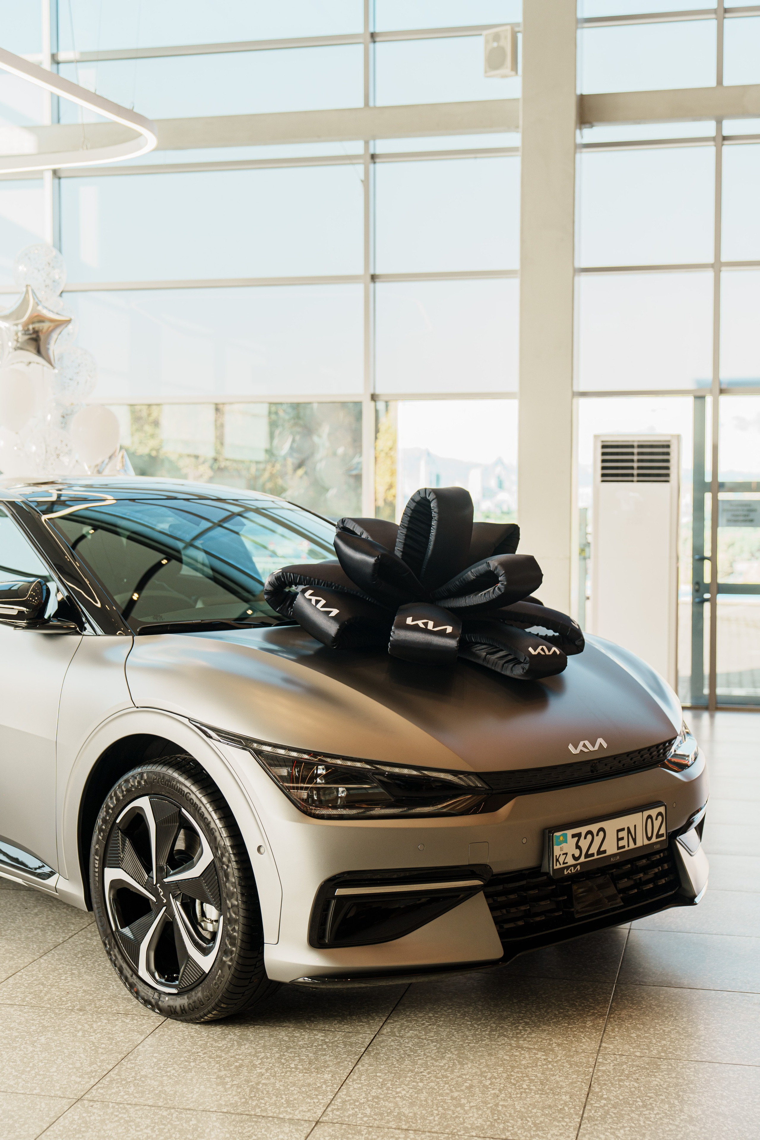 Kia EV6 Вручение Евгений Чебаткову. Фотограф TAULAN_1