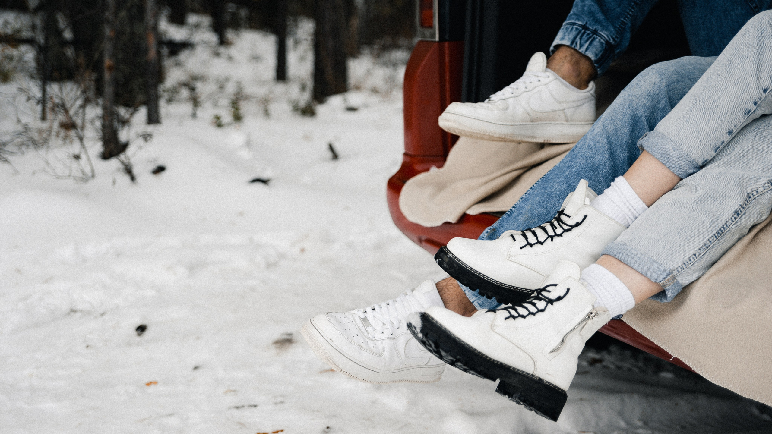 Тренды новогодних съемок 2025. Фотограф в Екатеринбурге Артём Зайнетдинов