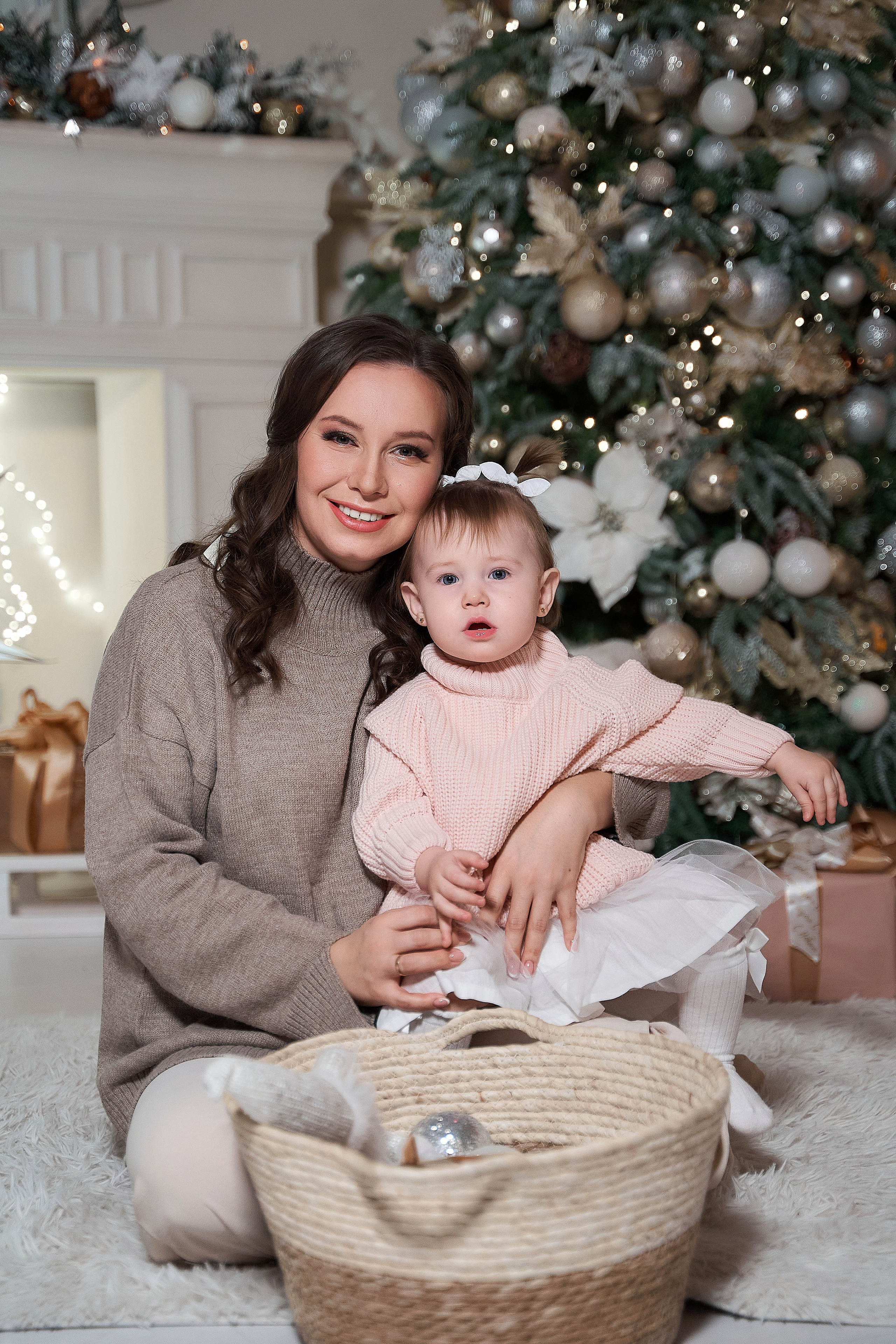 Фотосессия семьи в студии, дома, на улице. Фотограф и видеограф в Екатеринбурге