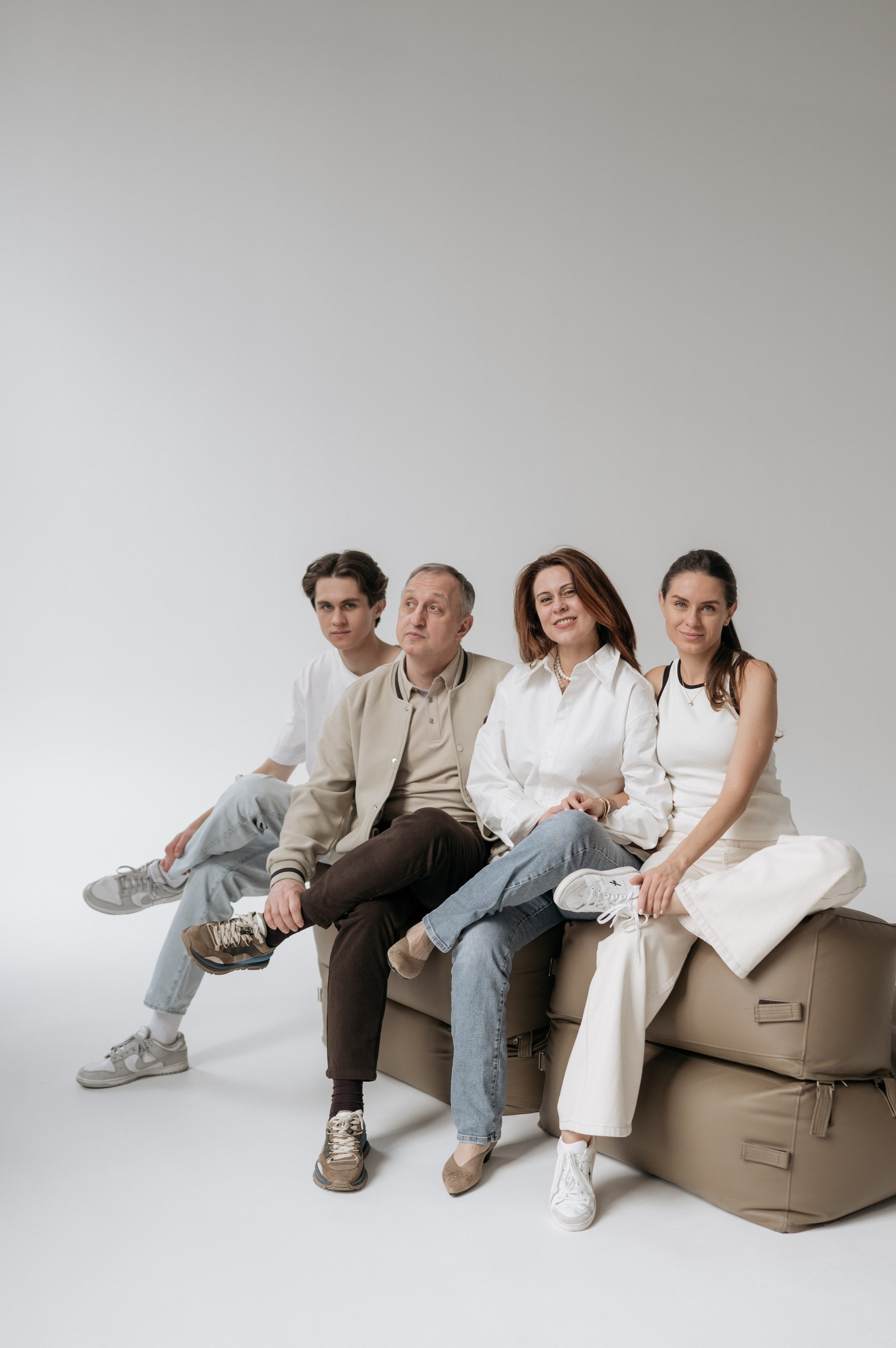 White. Natalyandronova.ru