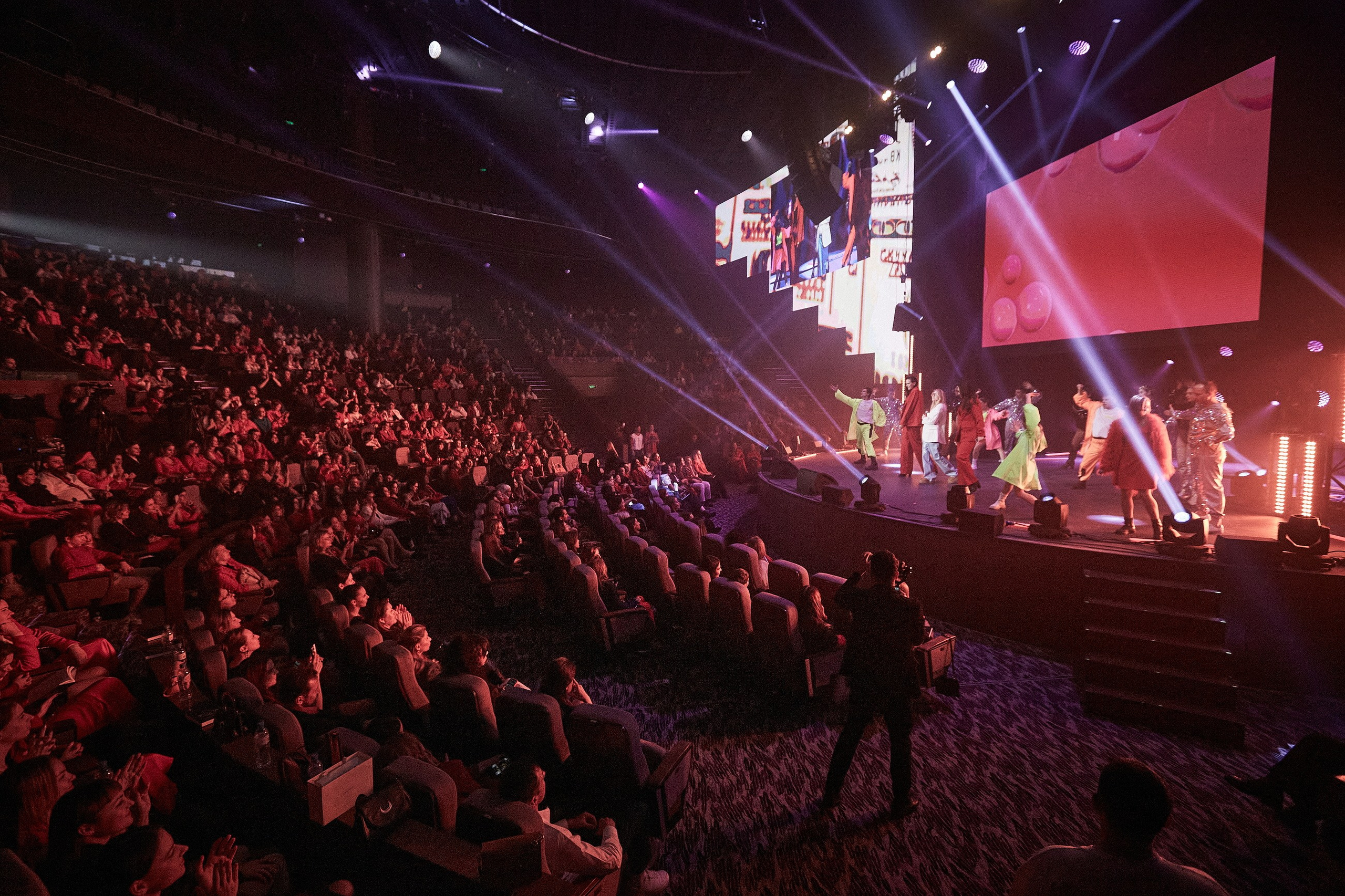 Будущий Я. Проект Марии Галантер. Фотографирую масштабные события, людей и их истории по всему миру. Константин Трубников