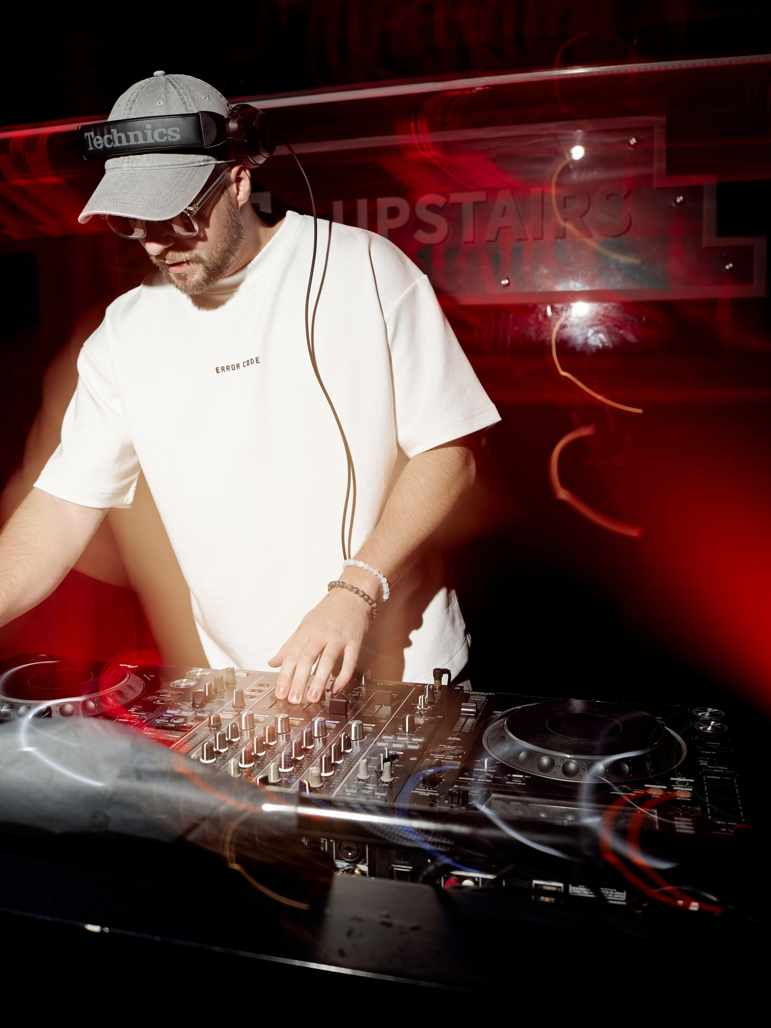 CLUB. NOIZOMAX Художественный фотограф в Дубай