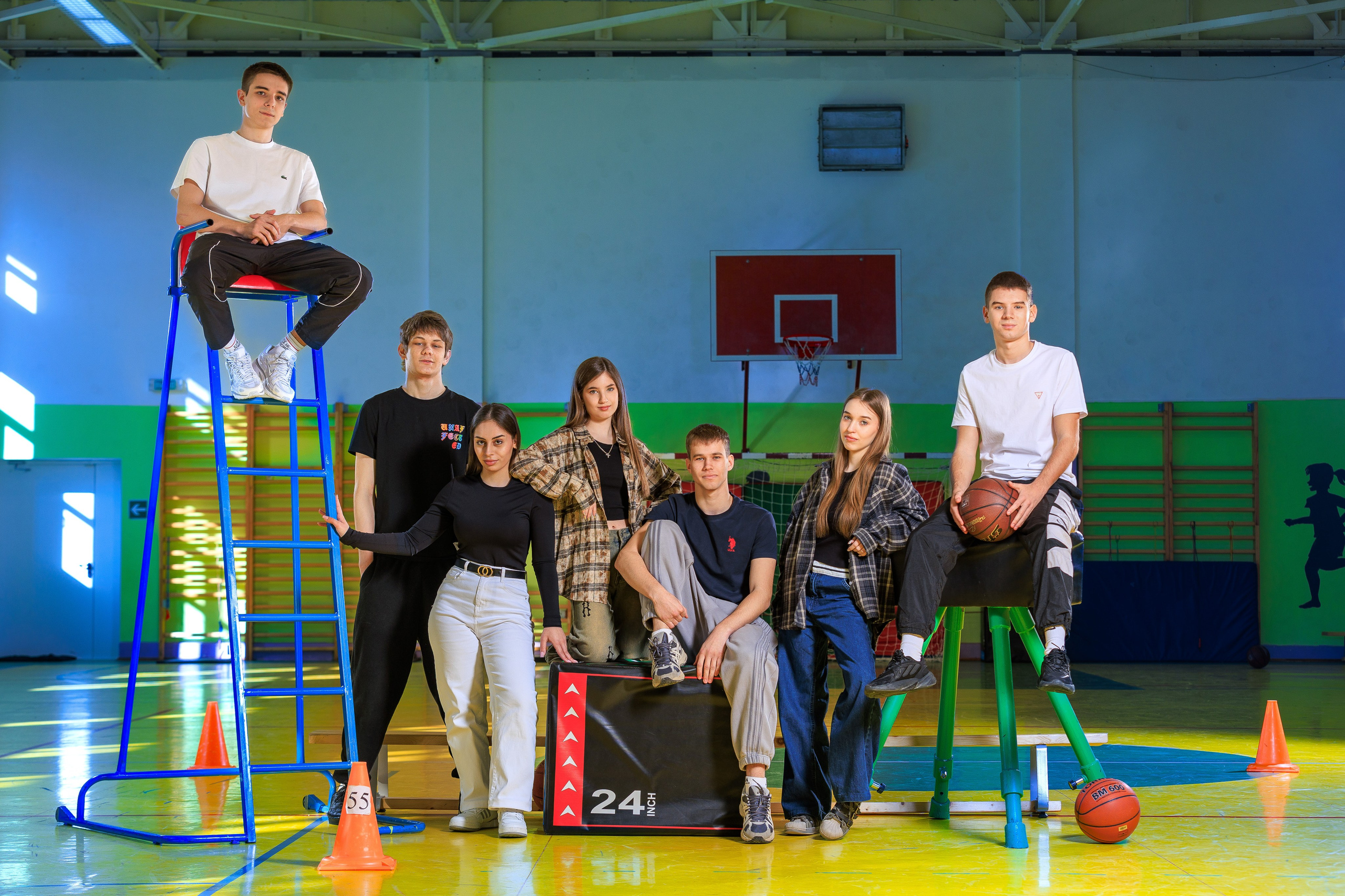 Смотреть фотки в спортзале. Выпускные альбомы Геленджик, Новороссийск, Краснодар, Туапсе