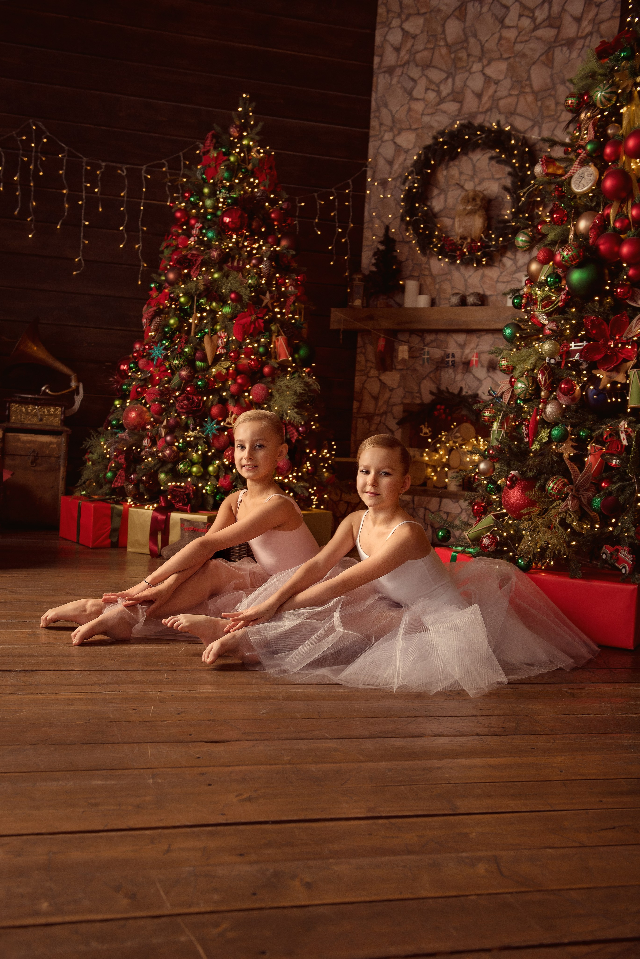 Варя и Милана Новый год. Детский фотограф в Долгопрудном и Москве