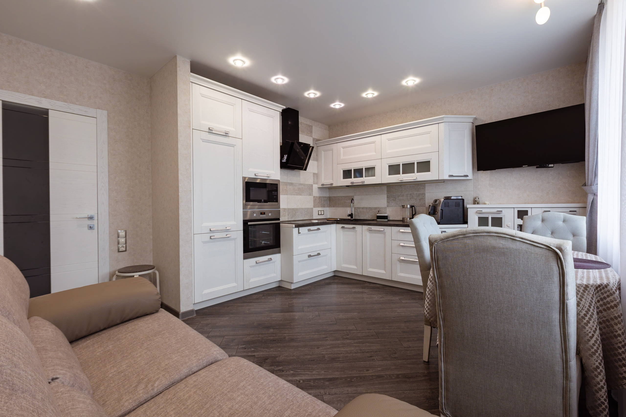 Квартира на Кузьмы Чёрного. Репортажный фотограф Минск ❘ Костецкий Илья ❘ Беларусь