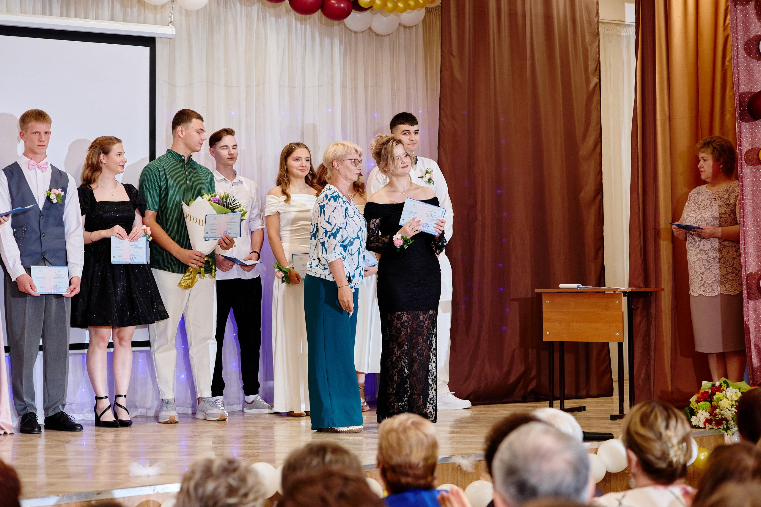 Выпускной 35 Сош. Фотограф Выпускные альбомы Таганрог Сергей Коробченко