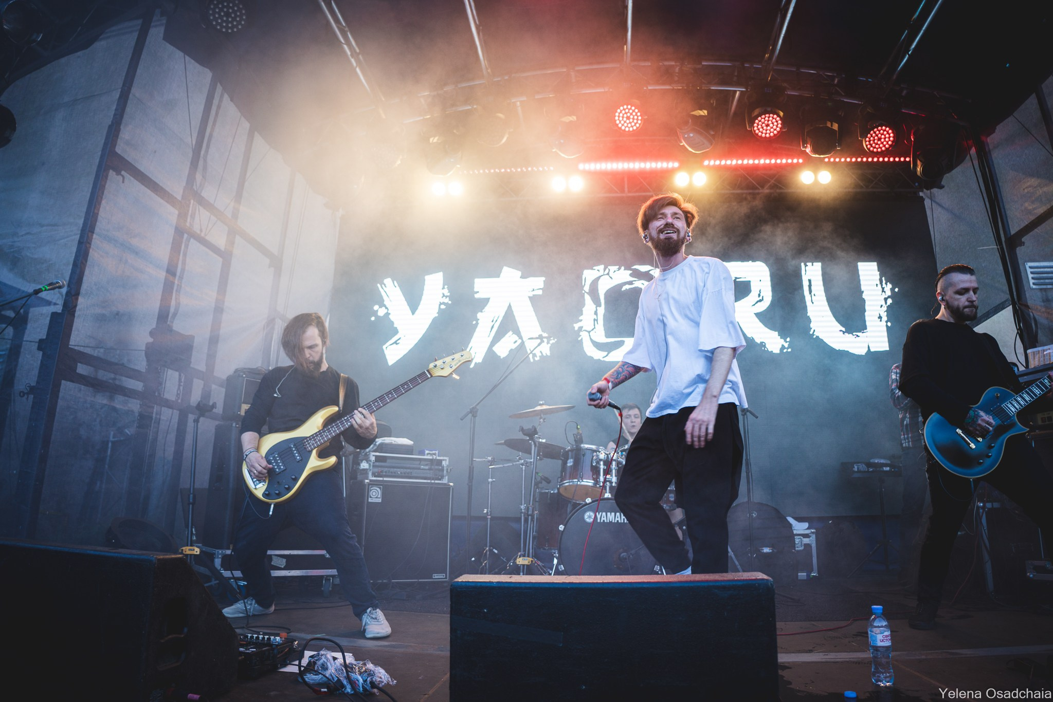 Живой 2025 — День 1. Елена Осадчая — фотографирую музыку на сцене и в жизни