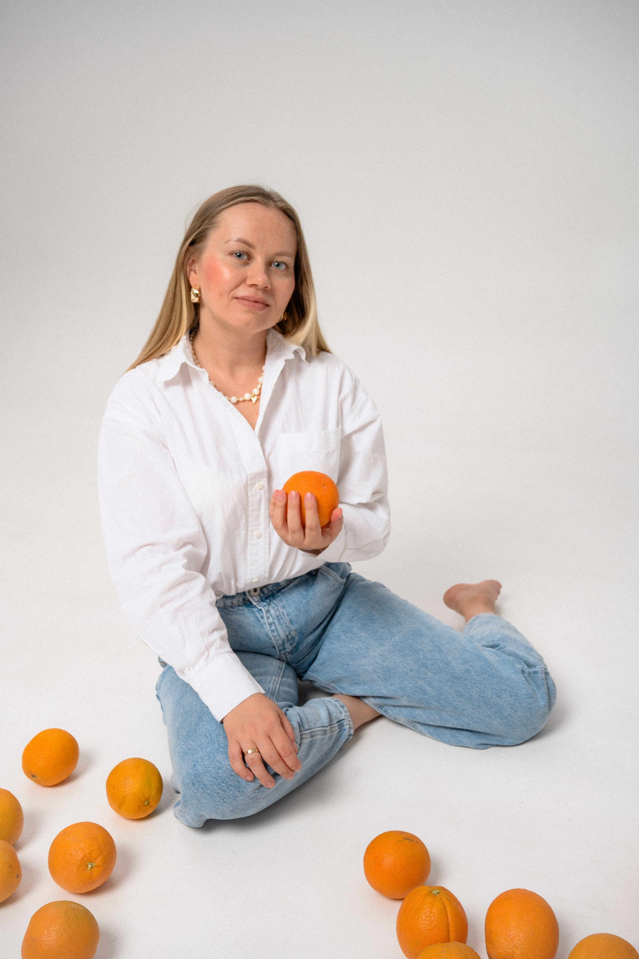 Игра с апельсинами. Фотограф в Ростове-на-Дону Оксана Филатьева