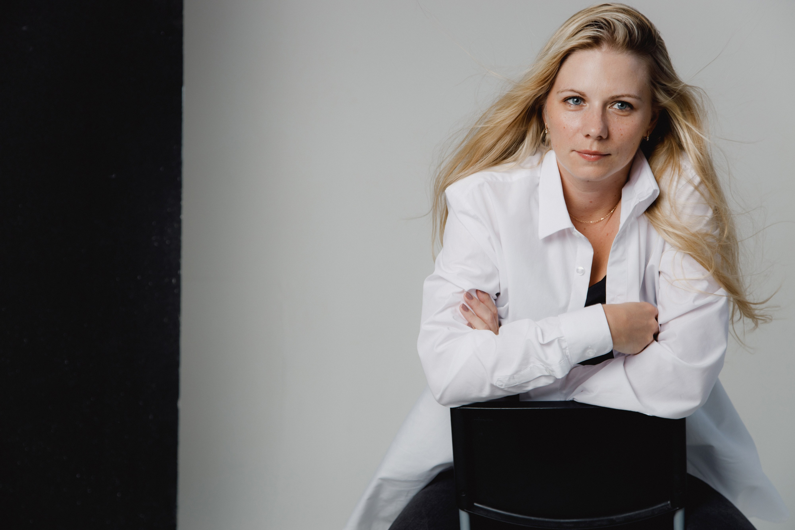 Деловой взгляд, искренняя улыбка. Фотограф в Москве — Ольга Федотова