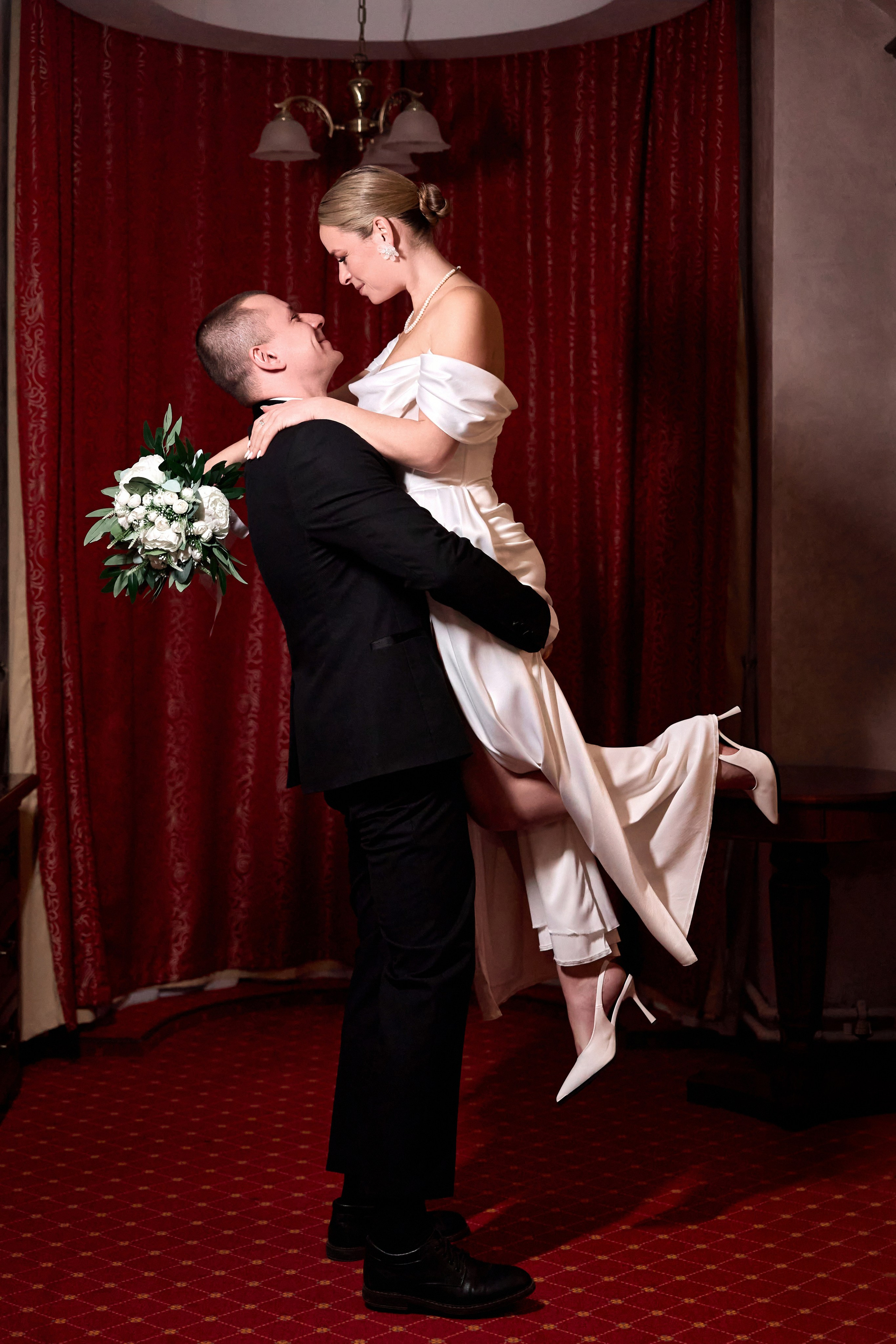 Утро невесты и свадебная фотосессия в гостинице