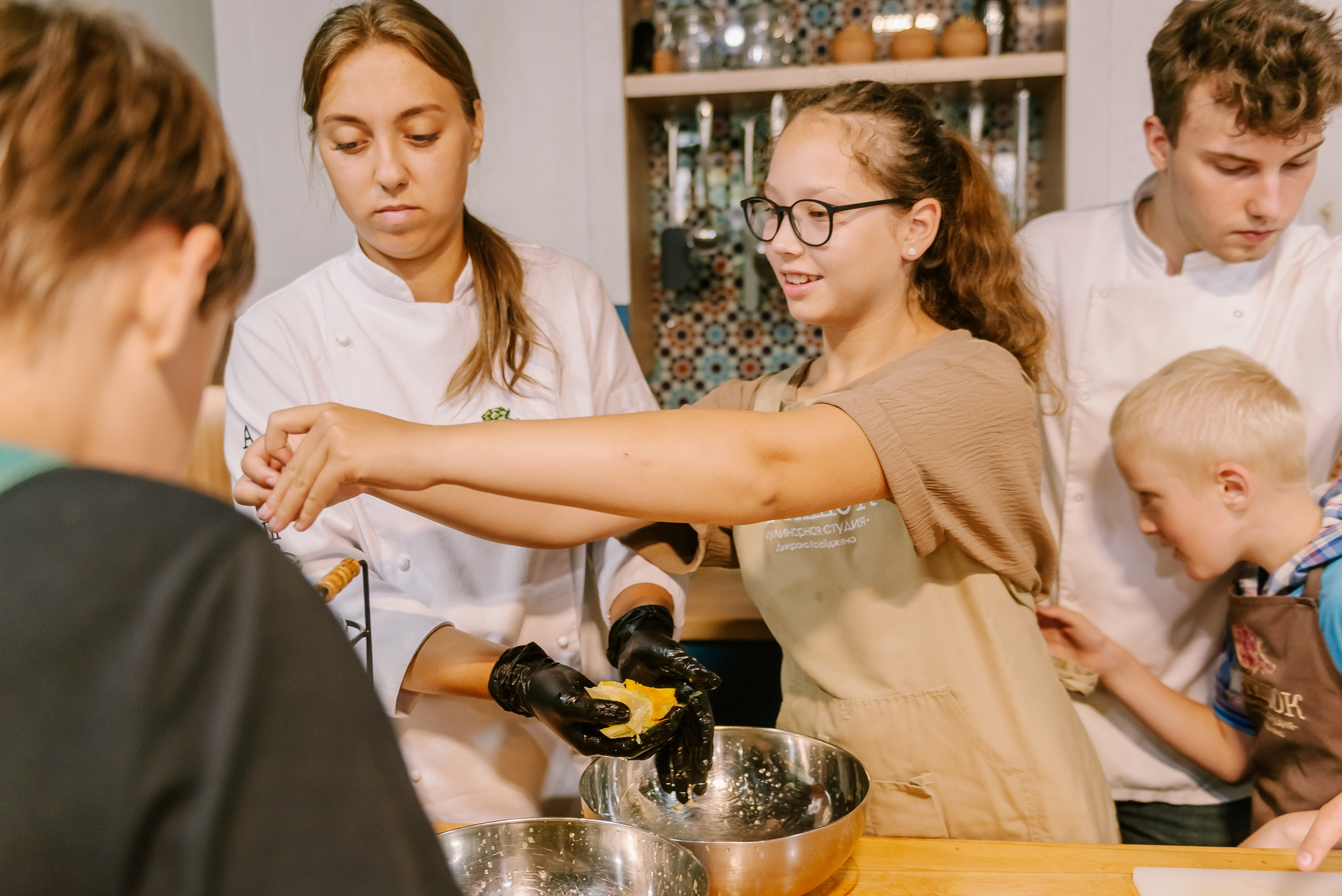 Инклюзивная кухня добра в Артишок 30. 07.35. Детский фотограф, семейный фотограф и репортажи в Кемерово