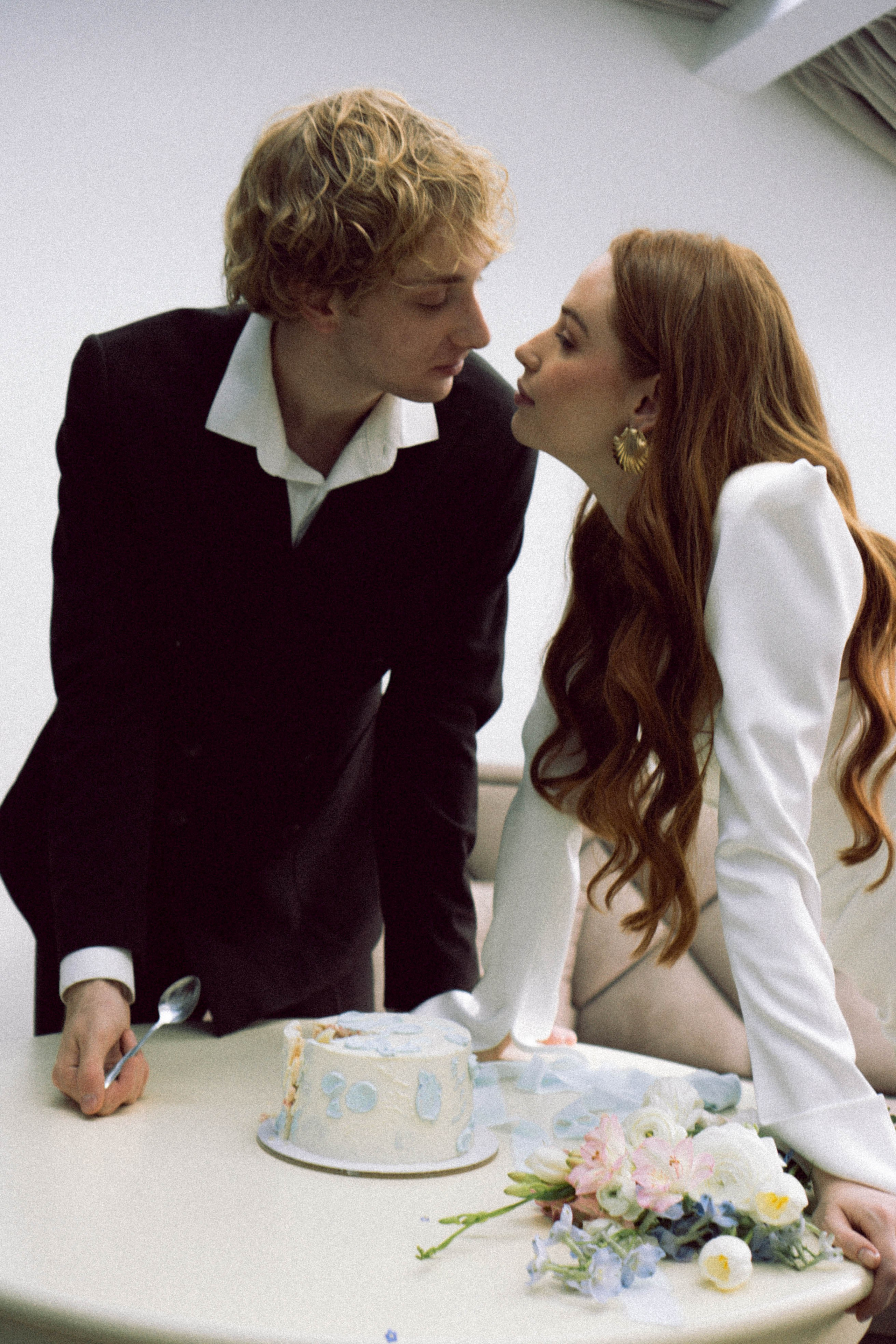 СВАДЕБНАЯ СЬЕМКА В ОТЕЛЕ. СБОРЫ ЖЕНИХА И НЕВЕСТЫ И ТАКЖЕ ТОР И ПОДГОТОВКА К ПРОГУЛКЕ. Профессиональный фотограф, Санкт-Петербург — Виктория Богомолова