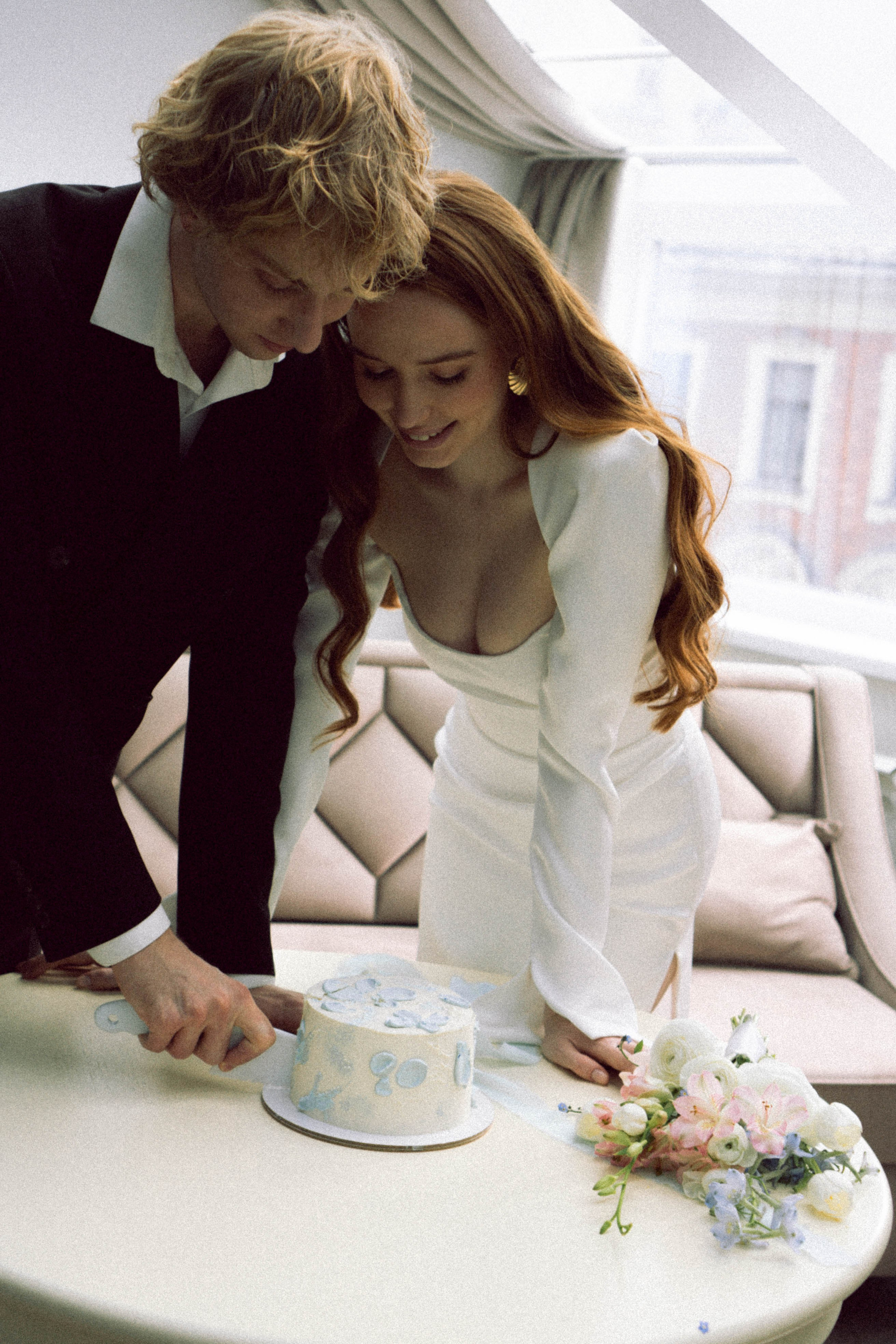 СВАДЕБНАЯ СЬЕМКА В ОТЕЛЕ. СБОРЫ ЖЕНИХА И НЕВЕСТЫ И ТАКЖЕ ТОР И ПОДГОТОВКА К ПРОГУЛКЕ. Профессиональный фотограф, Санкт-Петербург — Виктория Богомолова