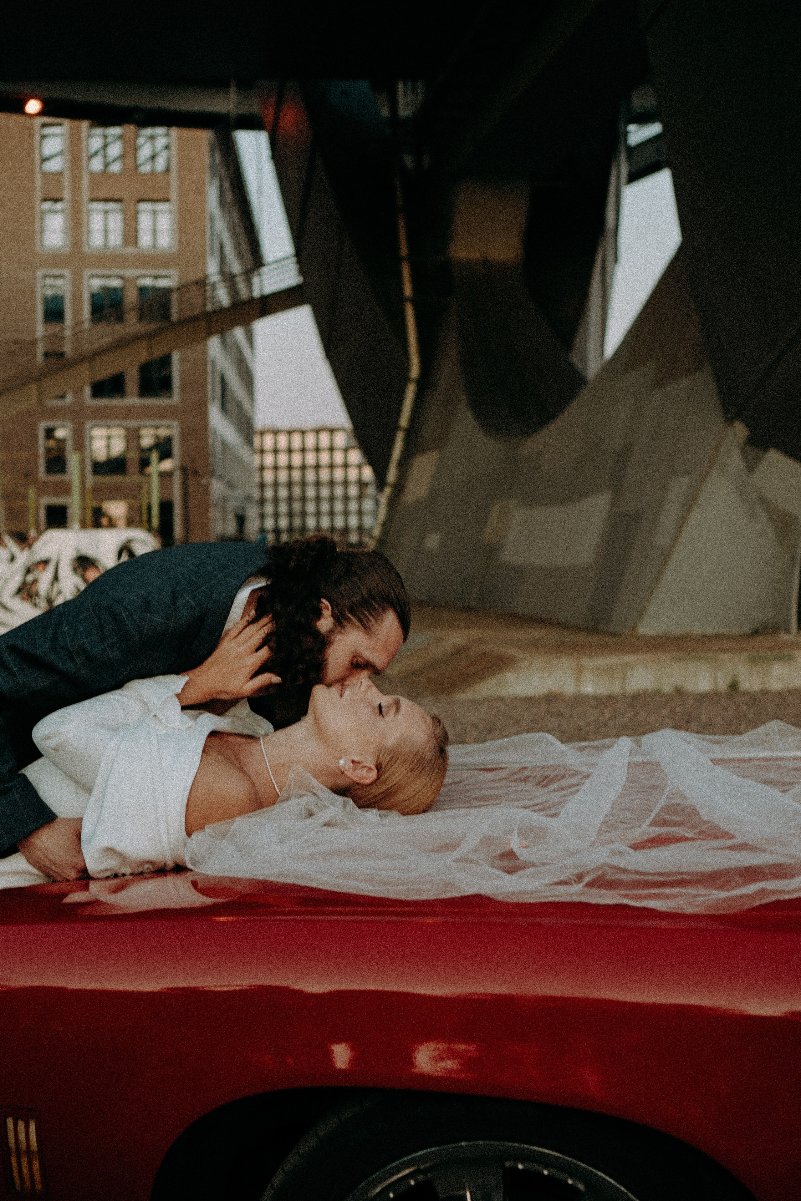СВАДЕБНАЯ СЬЕМКА ВОЗЛЕ МСОТА БЕТАНКУРА НА КАБРИОЛЕТЕ. Профессиональный фотограф, Санкт-Петербург — Виктория Богомолова