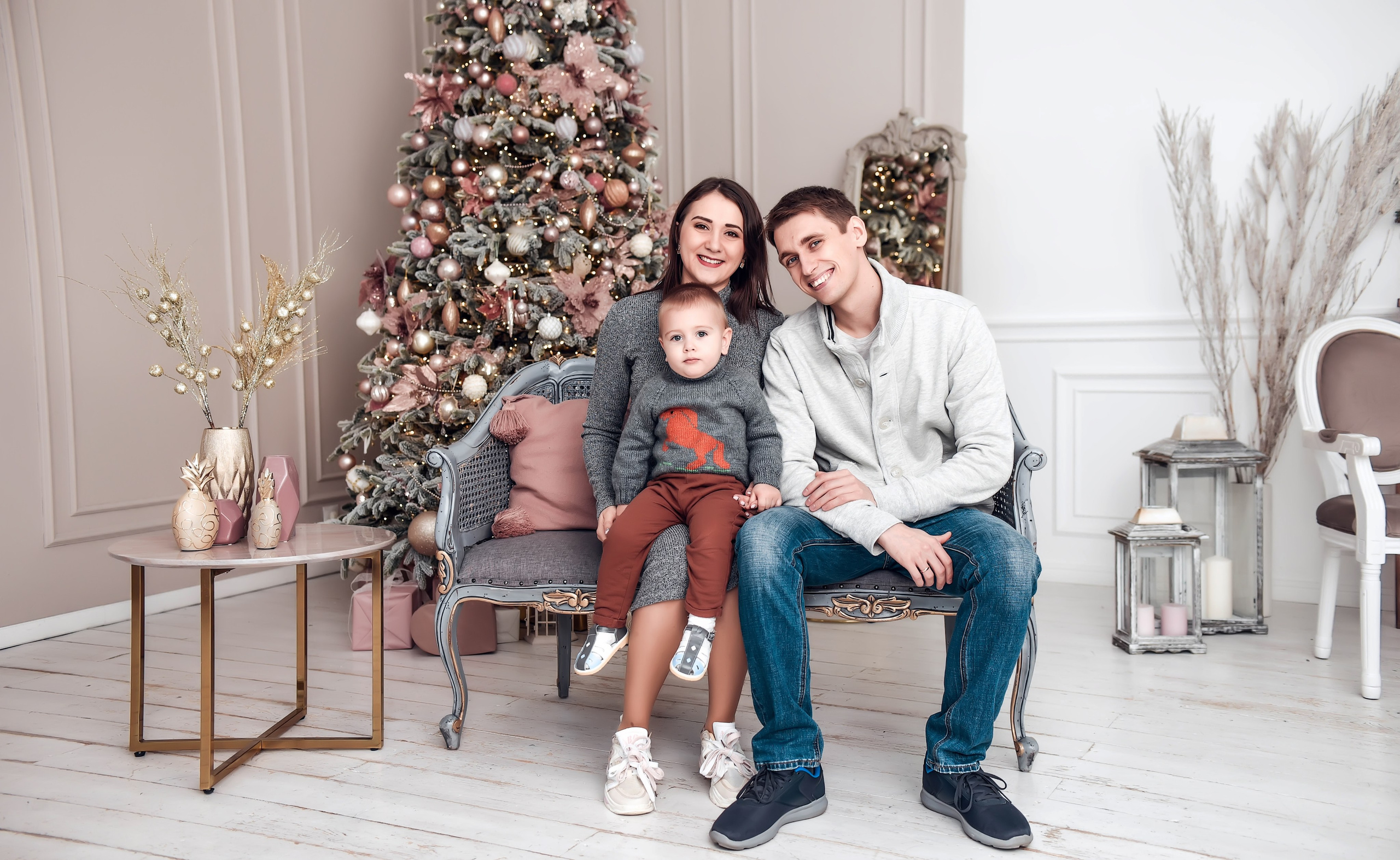 Новогодняя семейная. Свадебный, семейный, детский, контент фотограф в Омске Максим Ильин