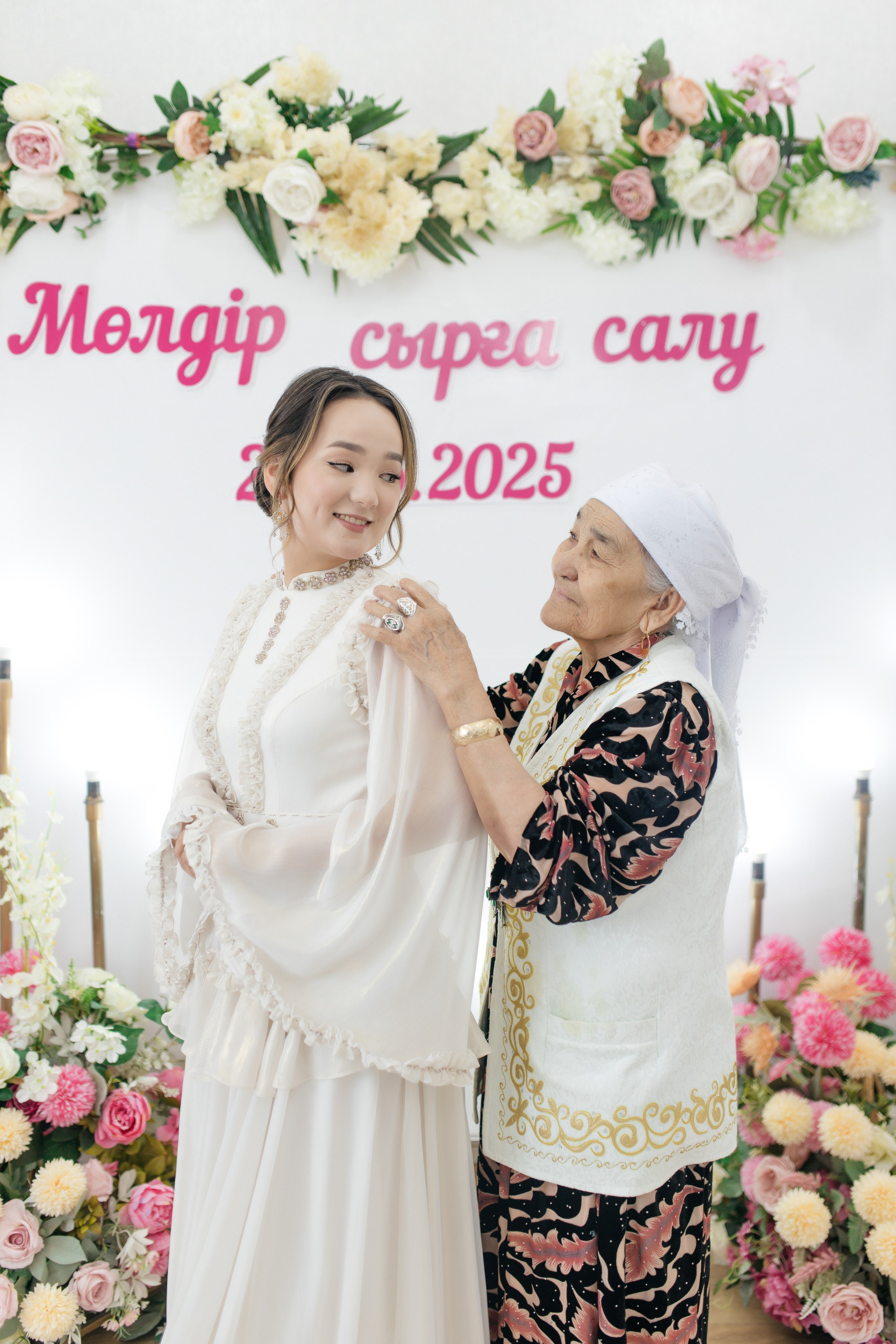 Moldir — syrğa salu. Wedding and Love story Photographer