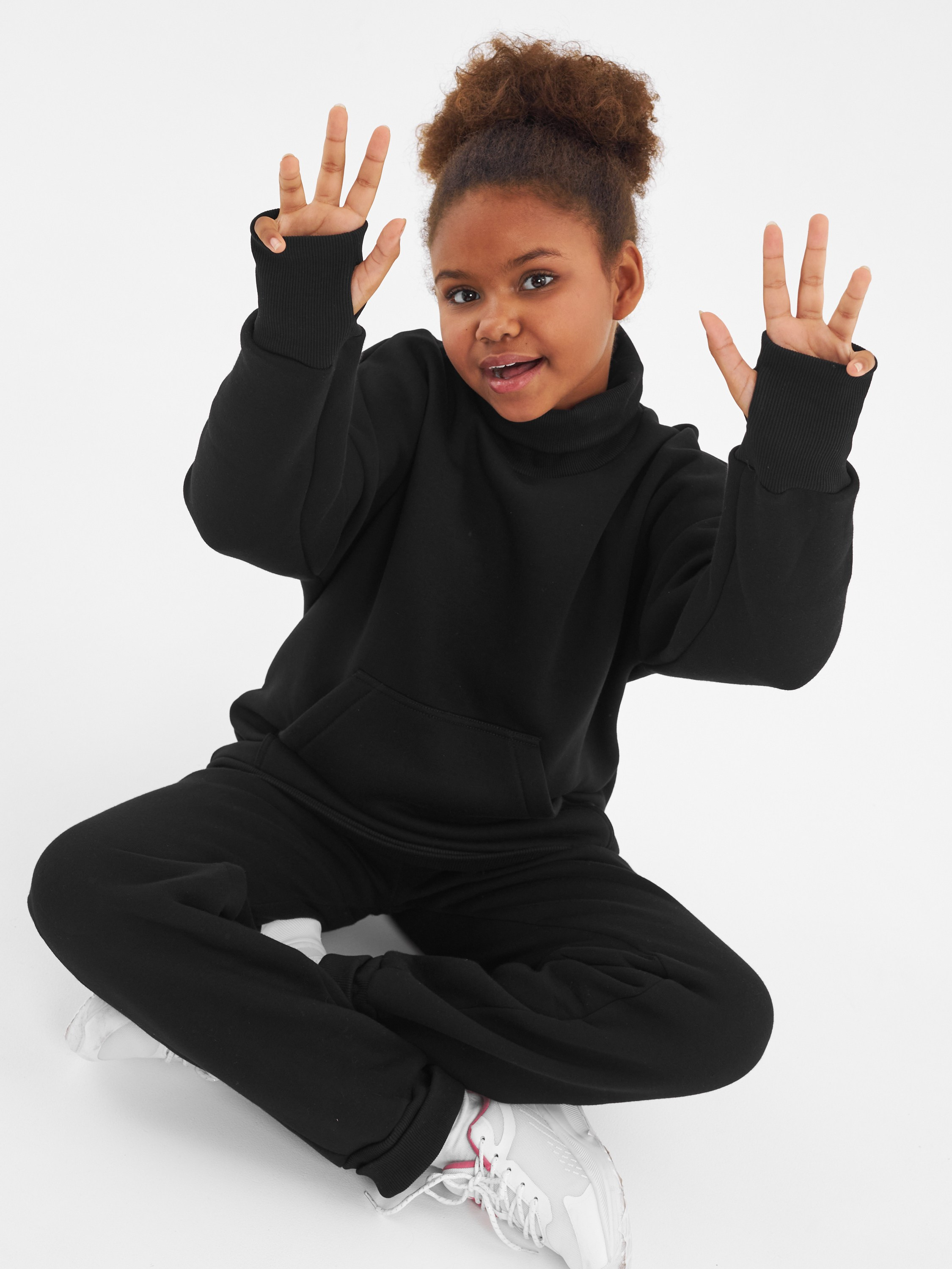 Фотосъемка детских теплых костюмов Екатеринбург Wildberries ВБ Ozon Озон фотосессия детей Екб заказать цена фотосъемка товара WB флис дети. Фотограф Екатеринбург Анастасия Жерновская | Маркетплейсы и нейрофото