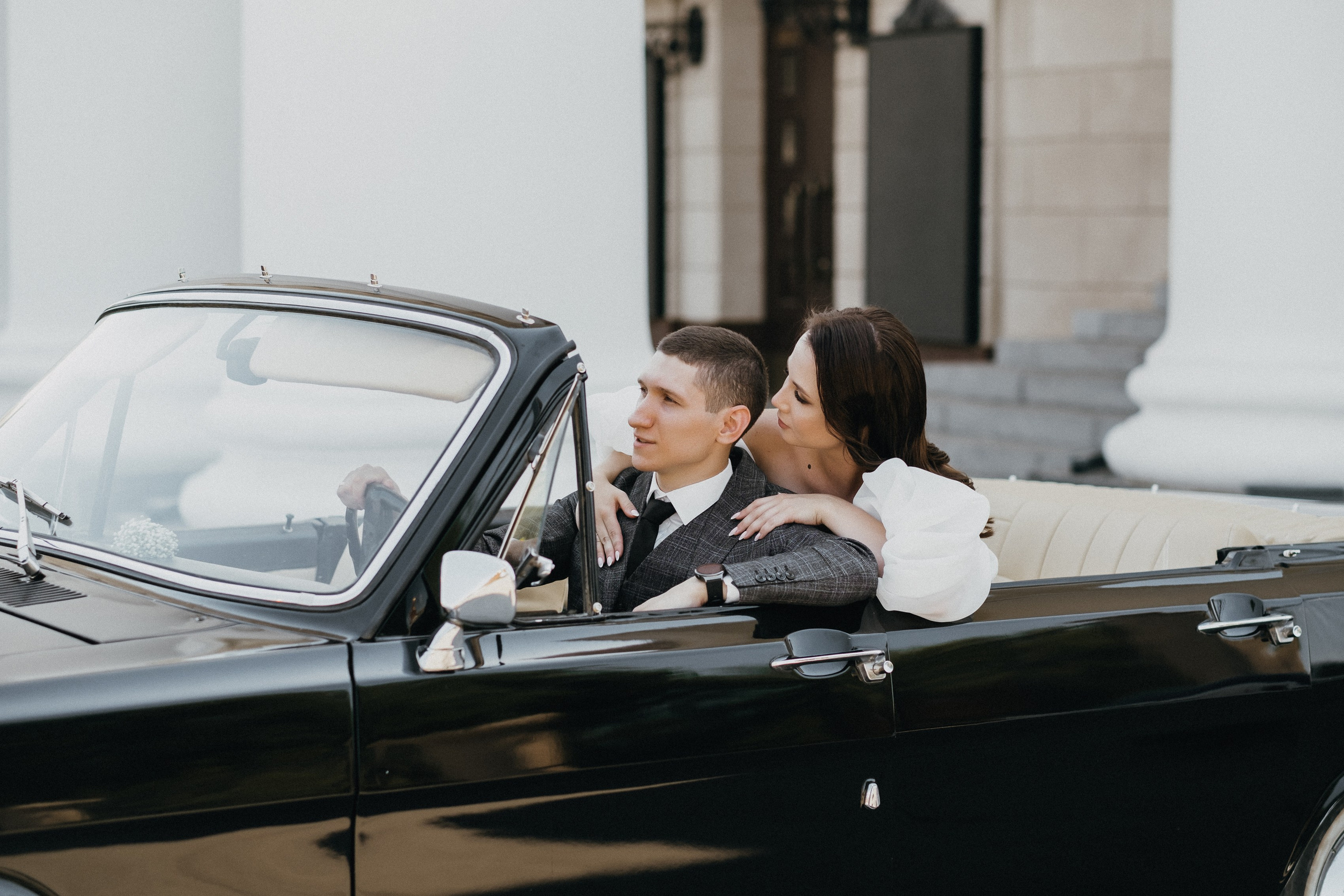 Свадебная съемка с машиной Волгоград. Свадебный и семейный фотограф в Волгограде Кристина Иванова