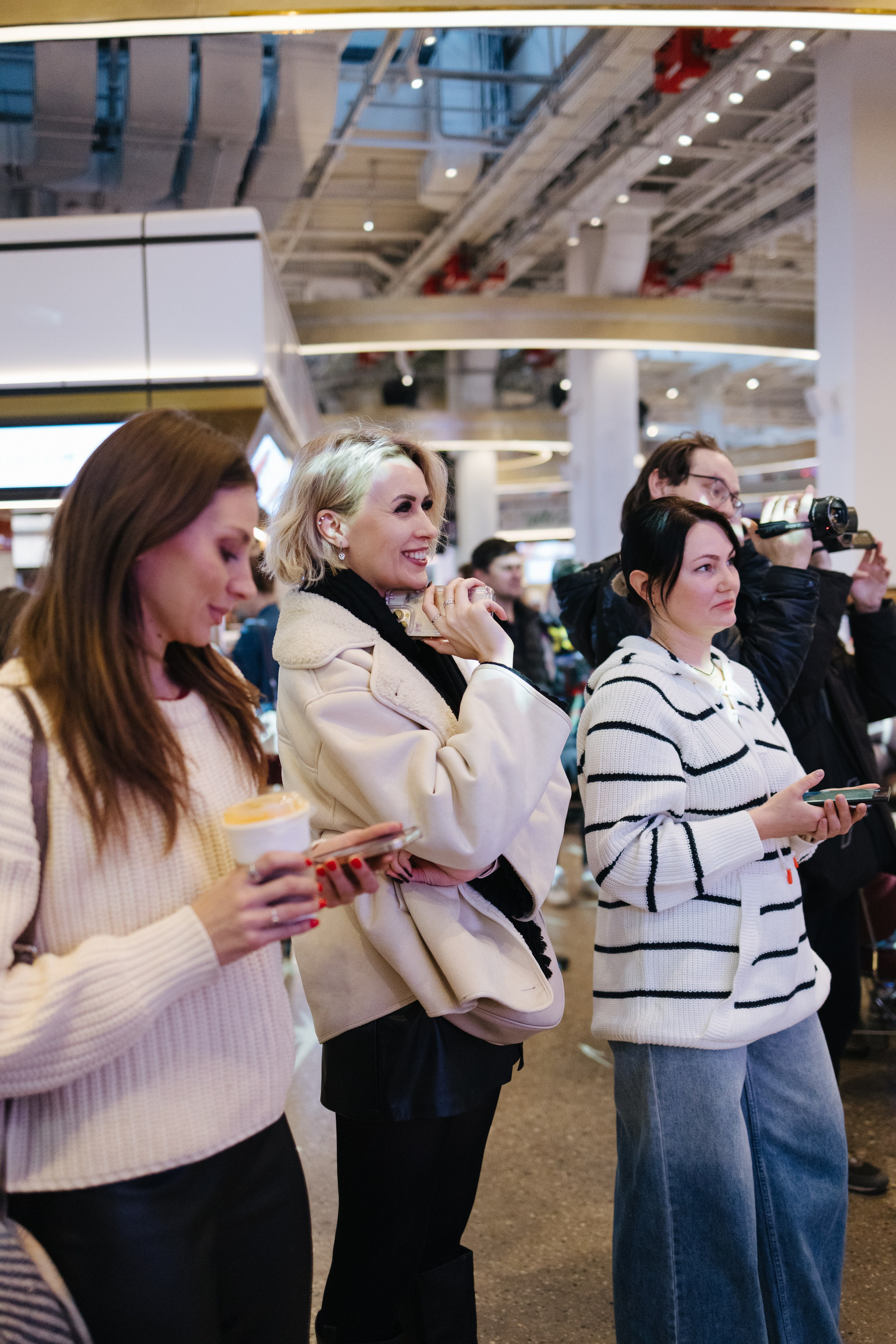 7–8 марта 2025 в пространстве «Три вокзала. Депо» / День 2 / фото Валерий Белобеев. Фотоотчеты «Ламбада-маркета»