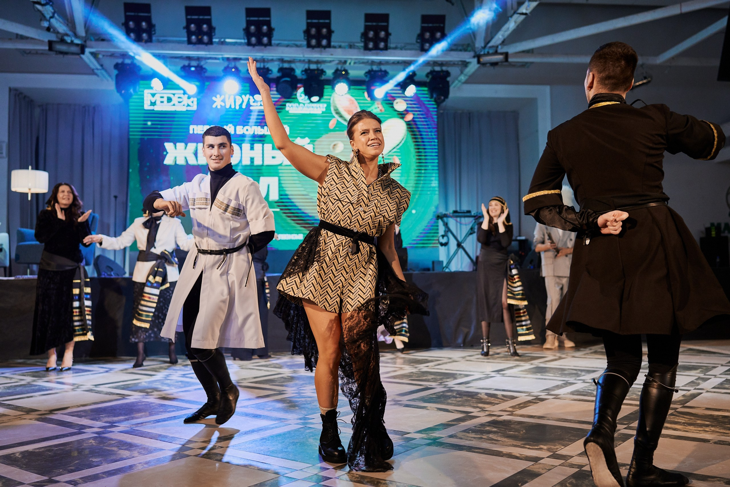 «Жирный бал». Матвей Яворский — фотограф в Челябинске