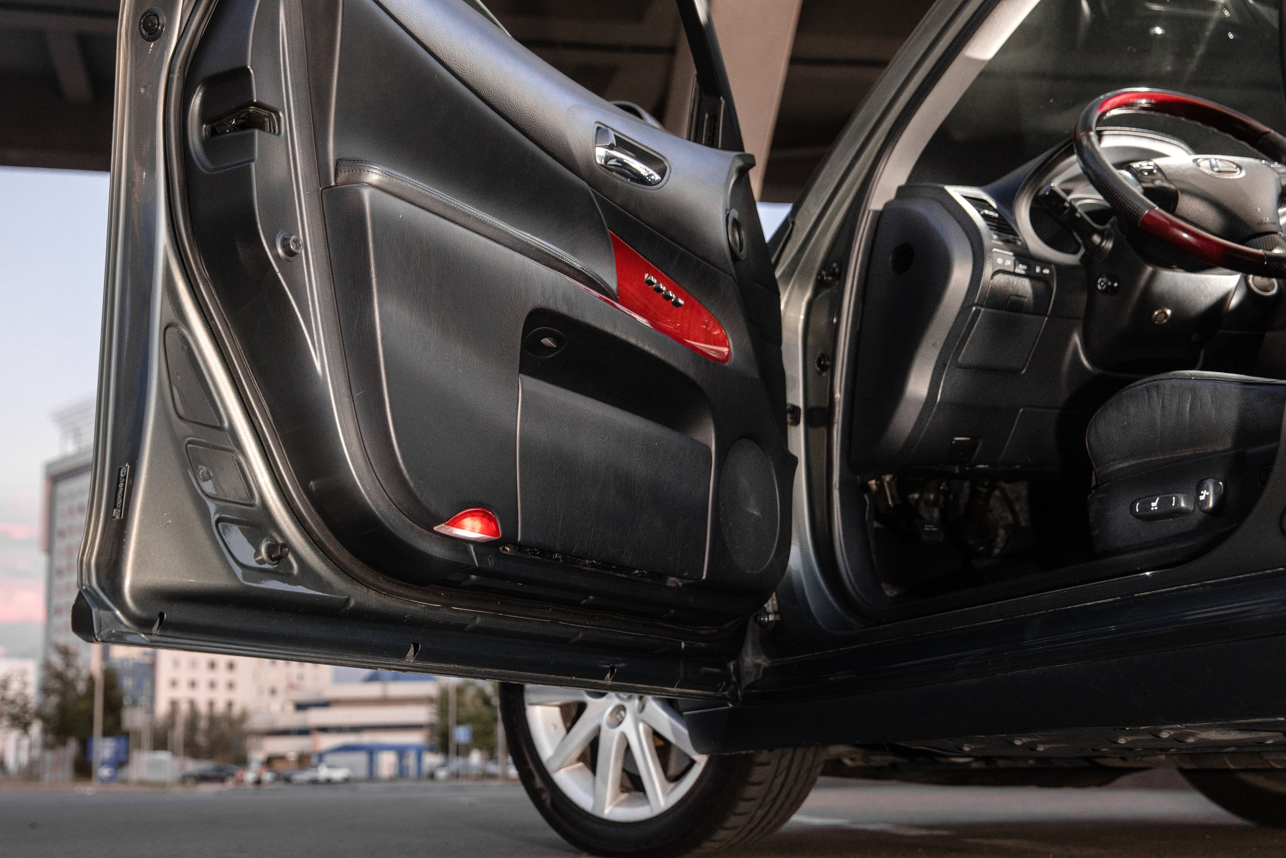 LEXUS GS 300. Свадебный фотограф в Алматы Николай Киреев