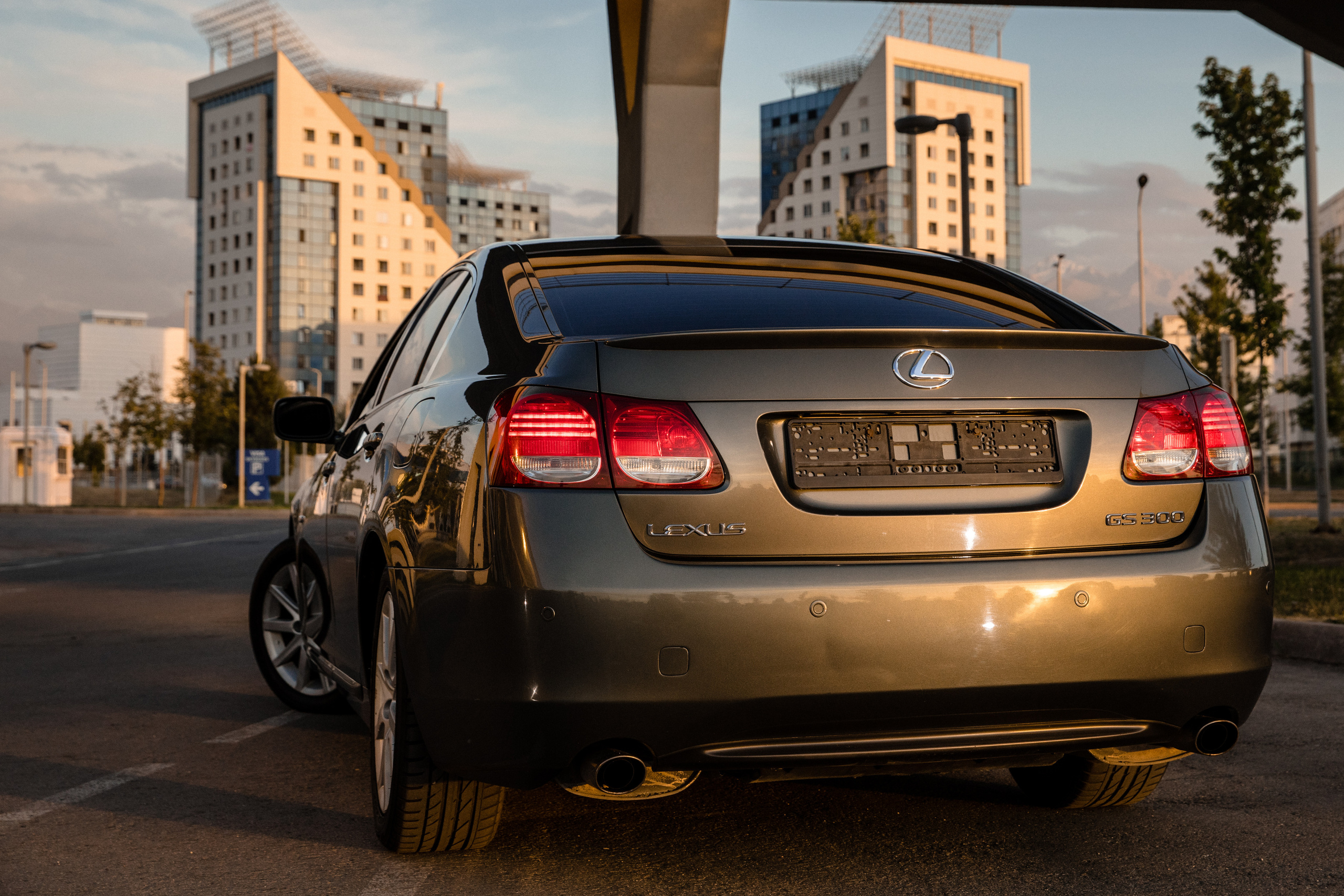 LEXUS GS 300. Свадебный фотограф в Алматы Николай Киреев