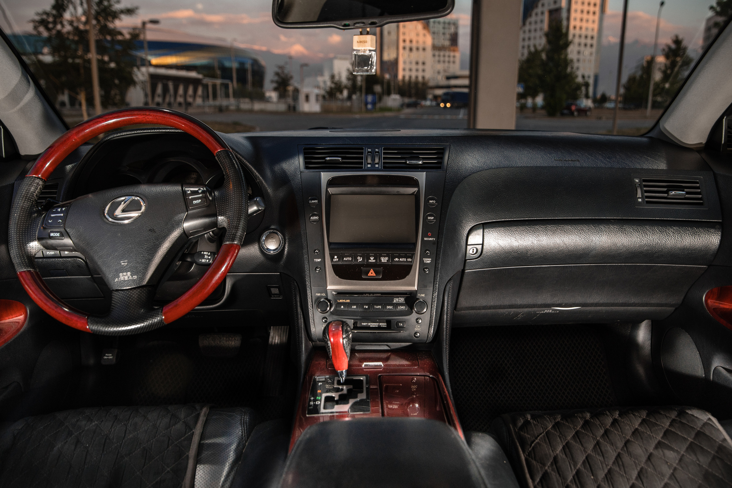 LEXUS GS 300. Свадебный фотограф в Алматы Николай Киреев