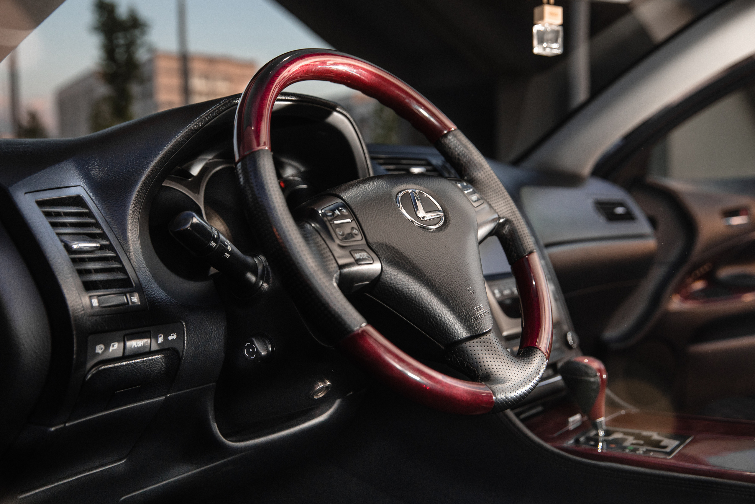 LEXUS GS 300. Свадебный фотограф в Алматы Николай Киреев