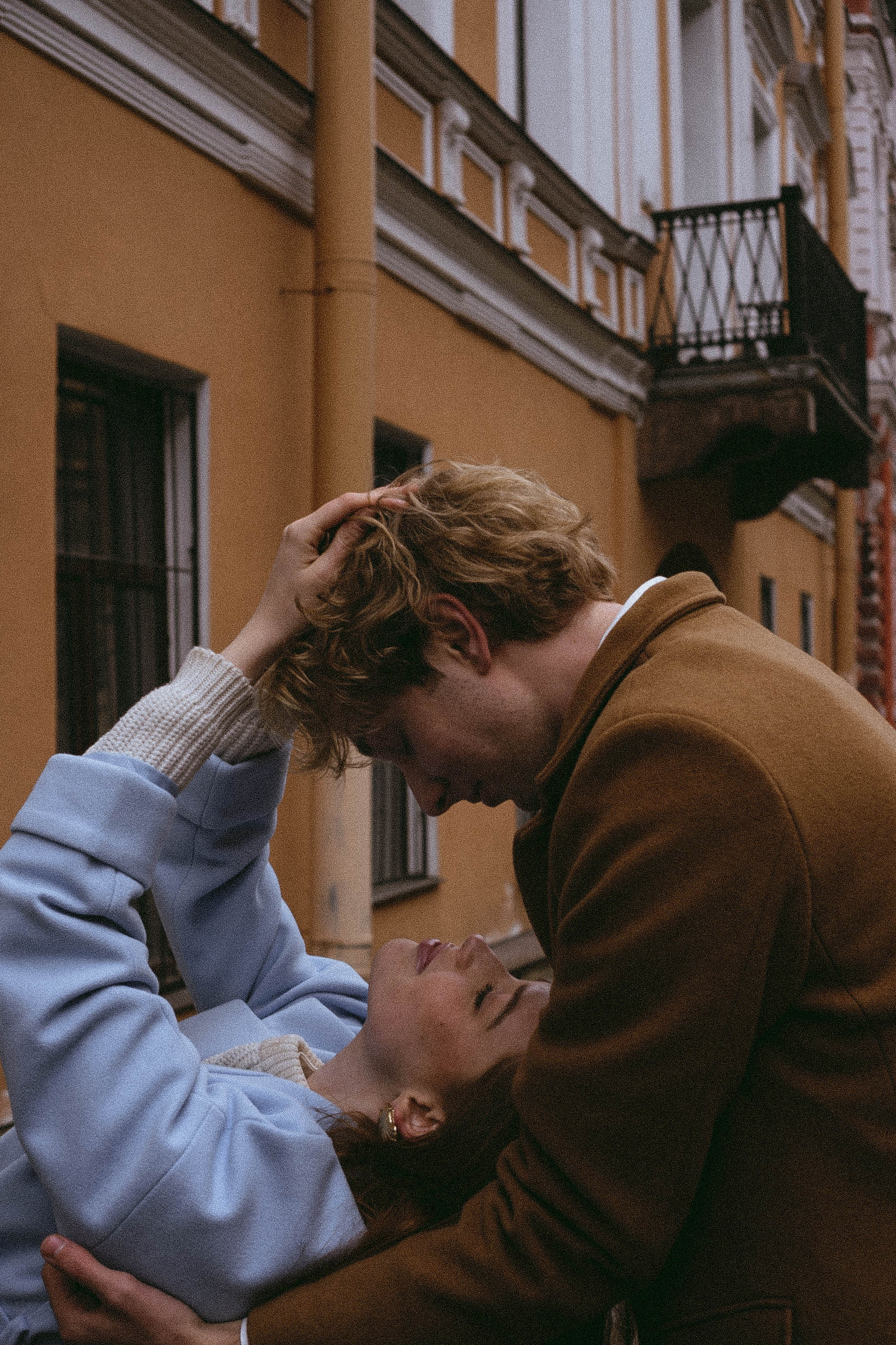 СВАДЕБНАЯ ПРОГУЛКА ПО ПЕТРОГРАДКЕ ВЕСНОЙ (ФОТОСЕССИИЯ ПАРЫ СВАДЕБНАЯ). Профессиональный фотограф, Санкт-Петербург — Виктория Богомолова