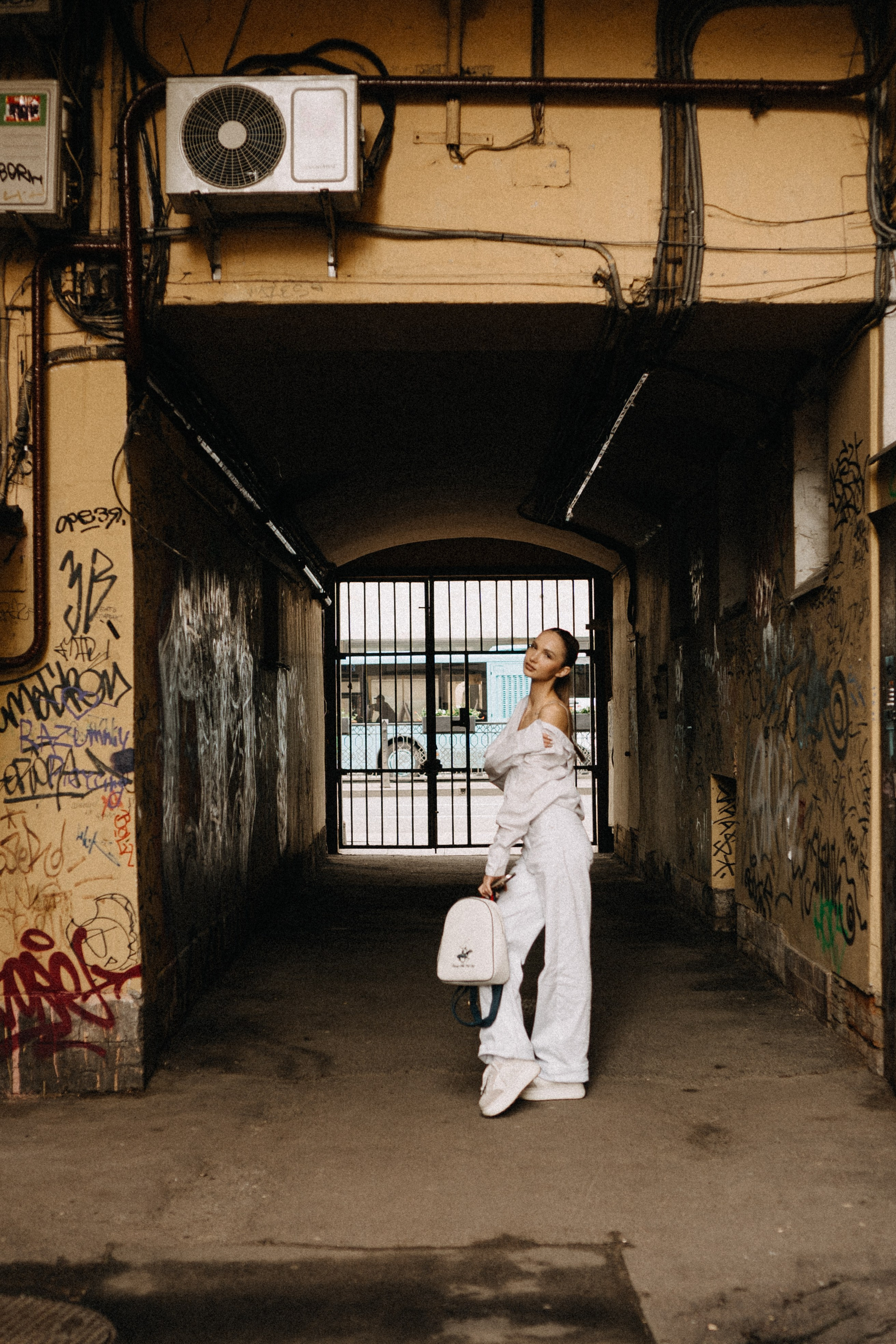 МЫ ГУЛЯЛИ ПРО КРЫШАМ ПИТЕРА. Профессиональный фотограф, Санкт-Петербург — Виктория Богомолова