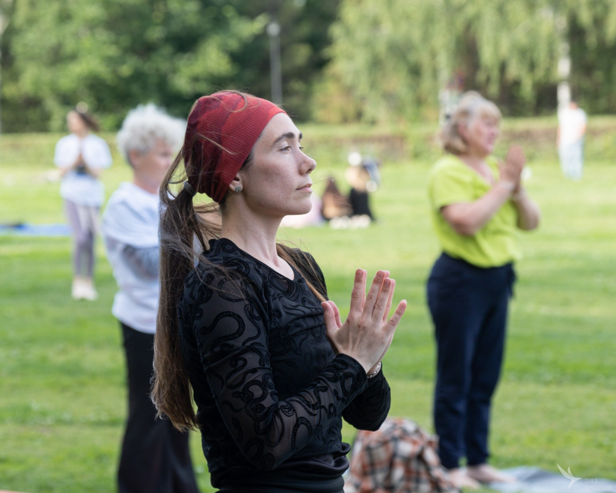 Международный день йоги в парке Горького. Репортажный фотограф в Казани Павел Серпокрылов